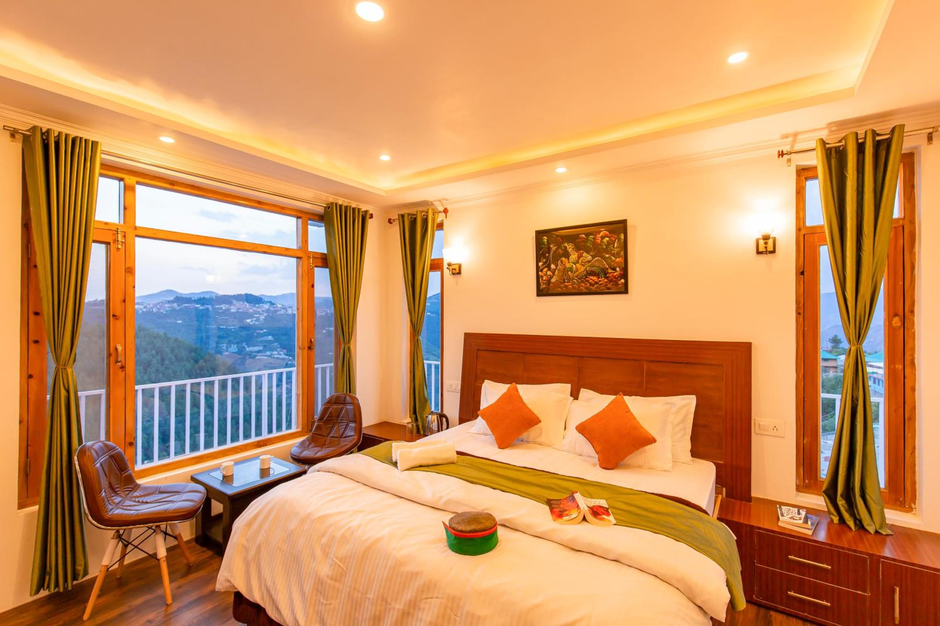 Deluxe Double Room with Balcony photo 1