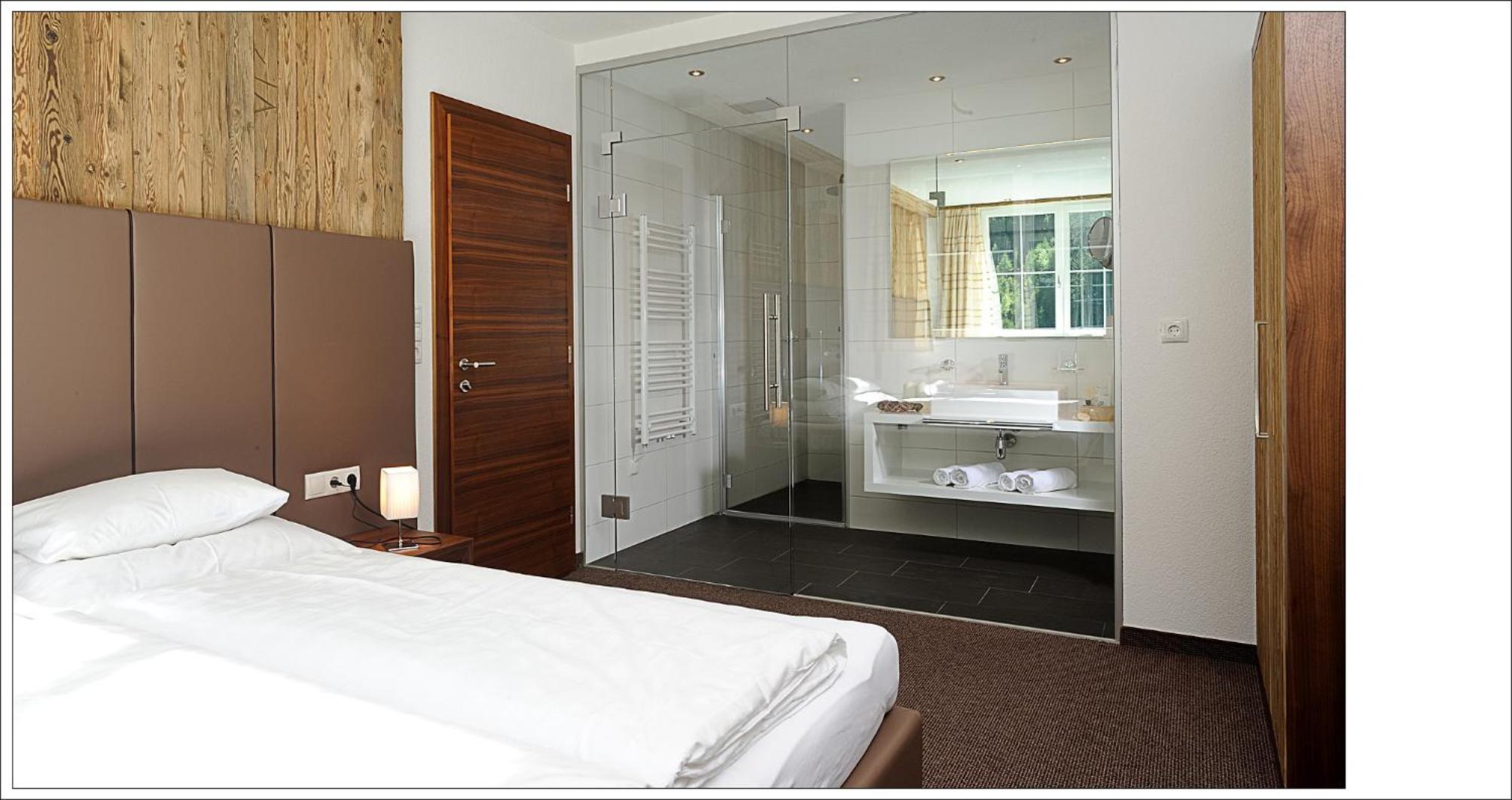 Deluxe Two-Bedroom Apartment