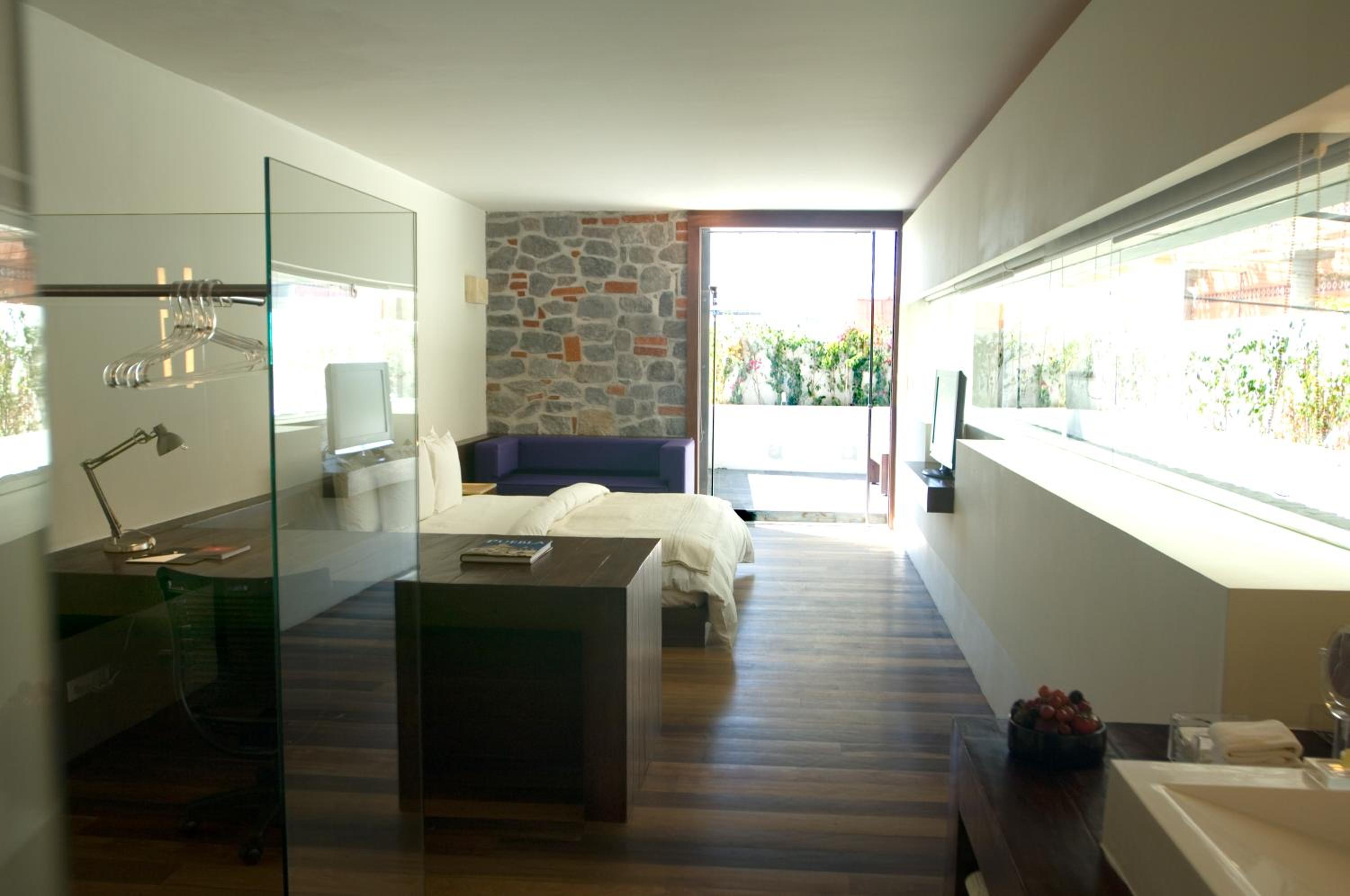 Suite with Balcony - Photo 1