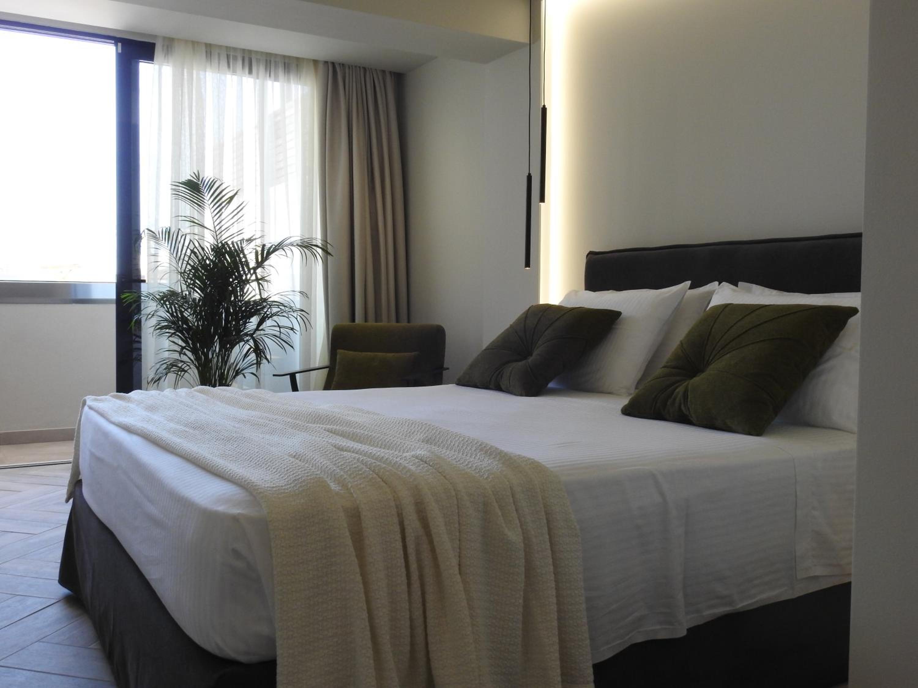 Deluxe Double Room with Sea View photo 2