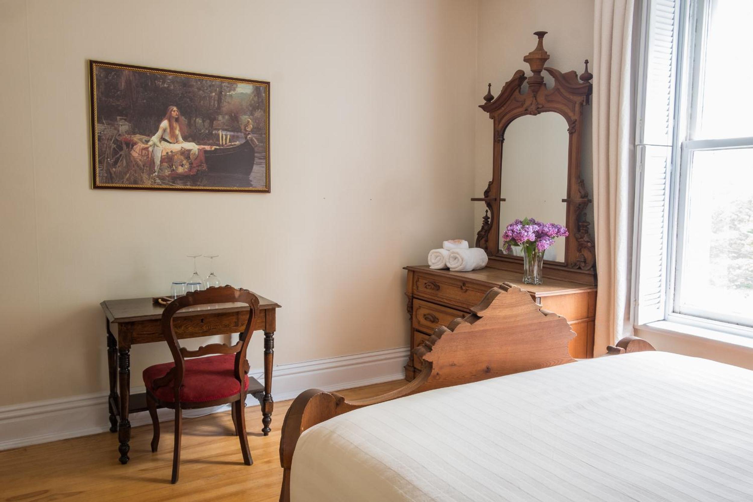 Double Room with Shared Bathroom photo 3
