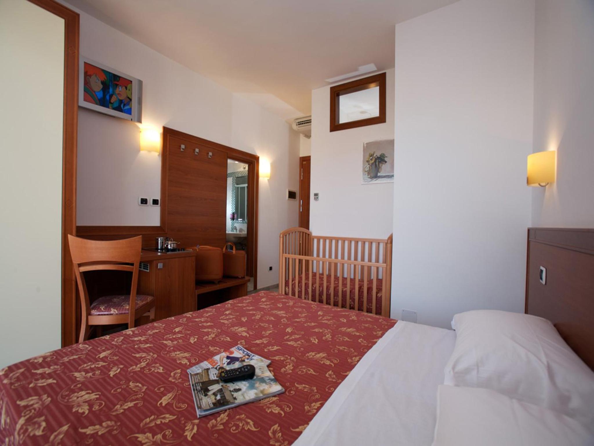Double or Twin Room photo 2