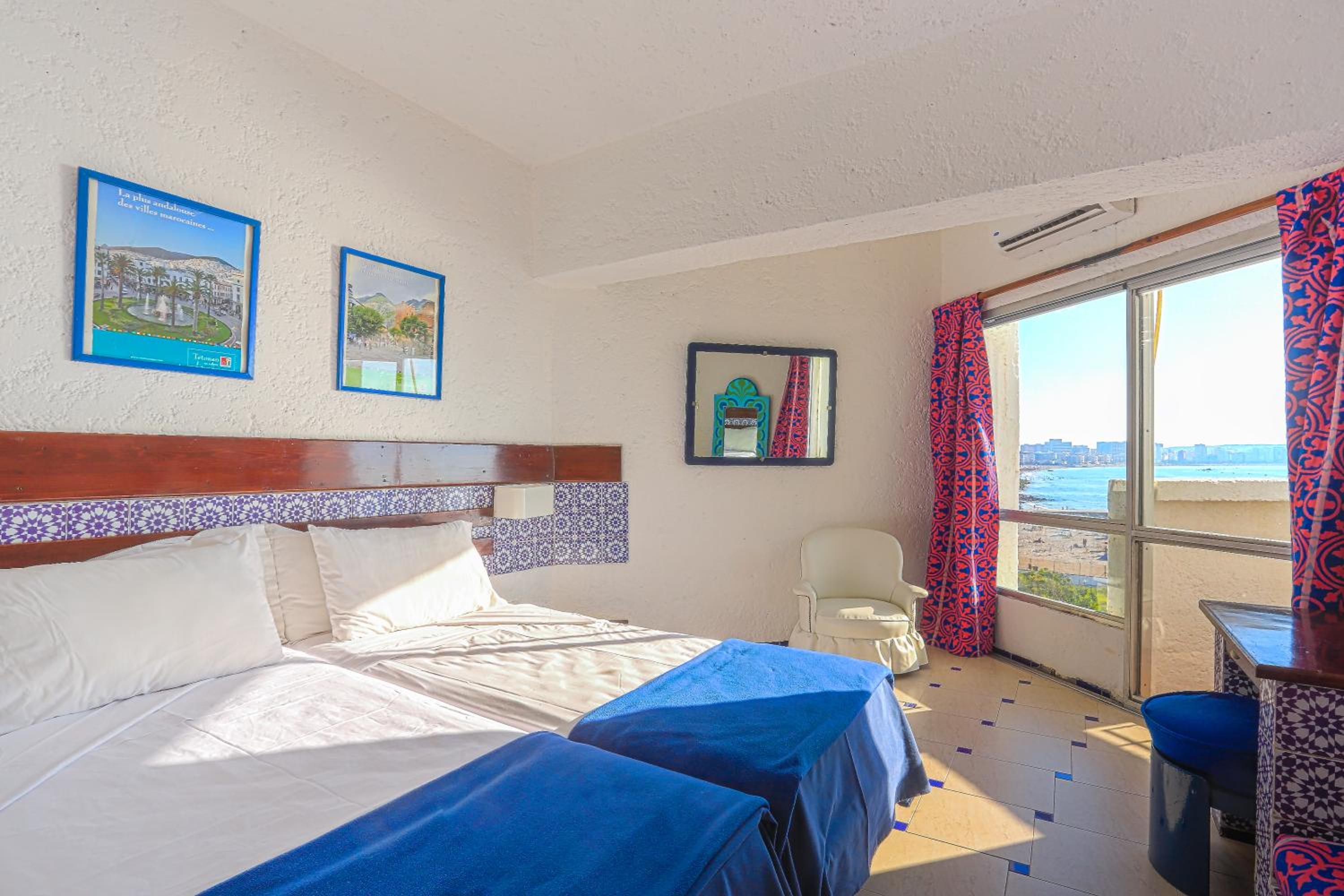 Double Room with Sea View - Photo 3