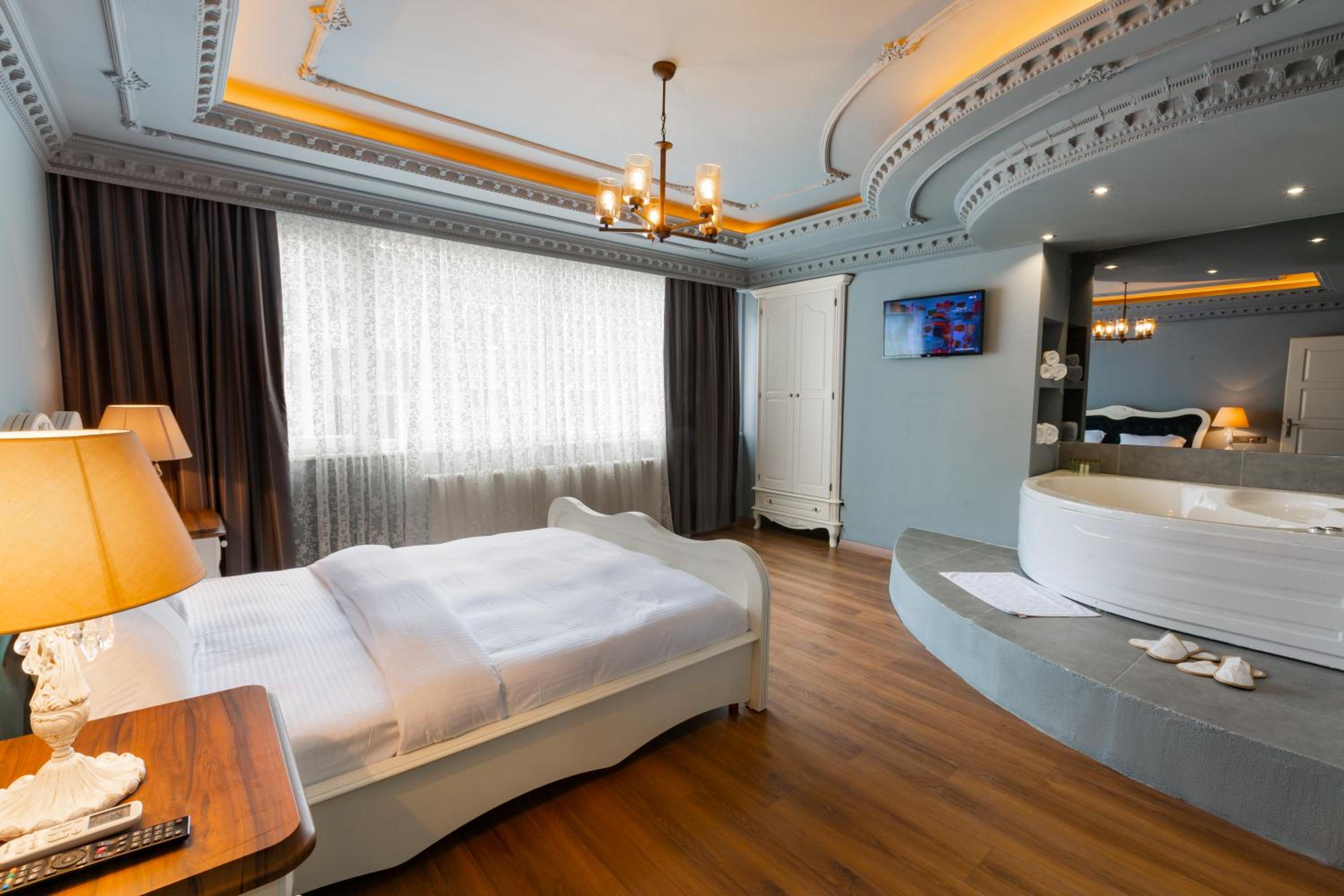 Two-Bedroom Apartment with Jacuzzi photo 2