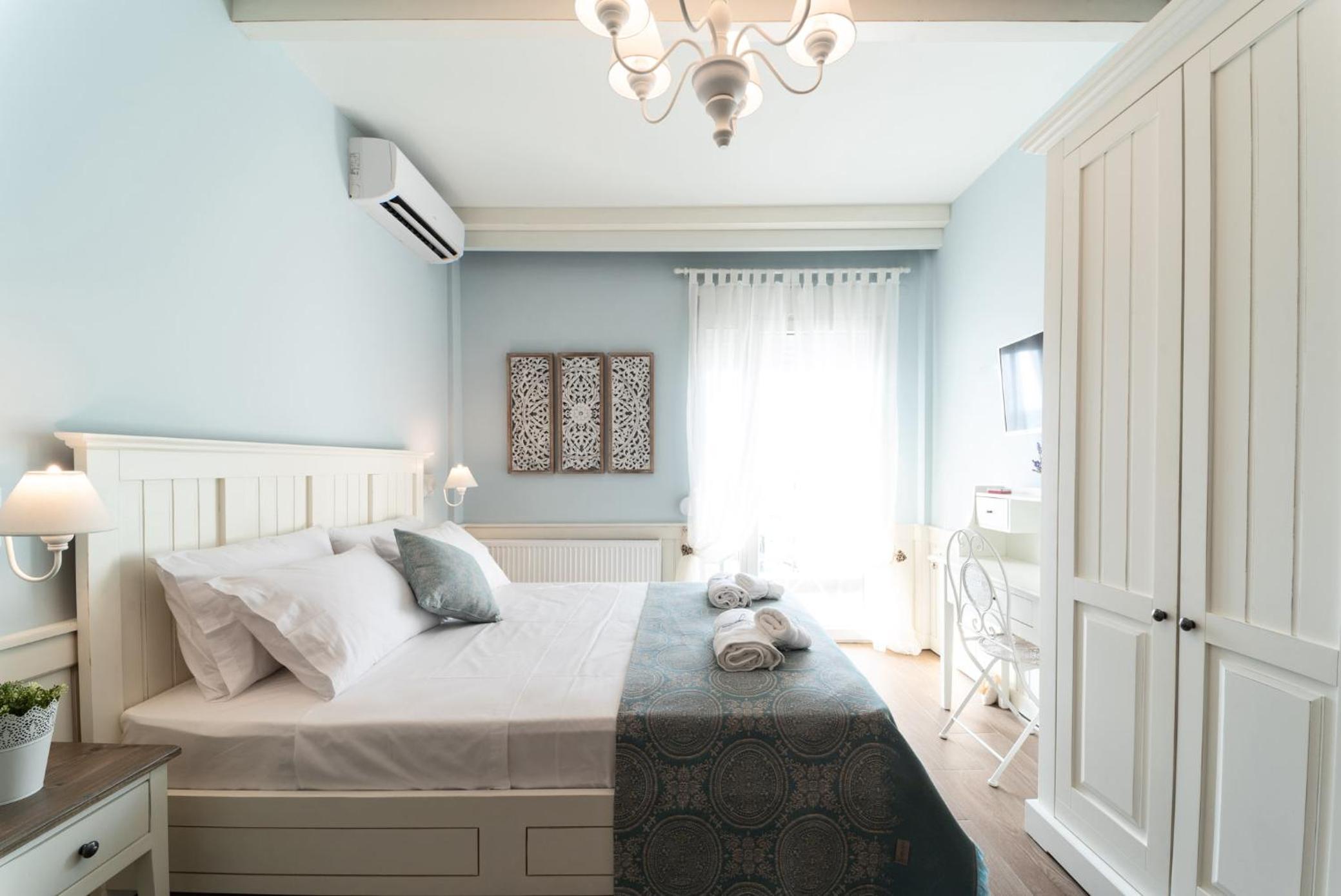 Deluxe Double Room with Balcony and Sea View