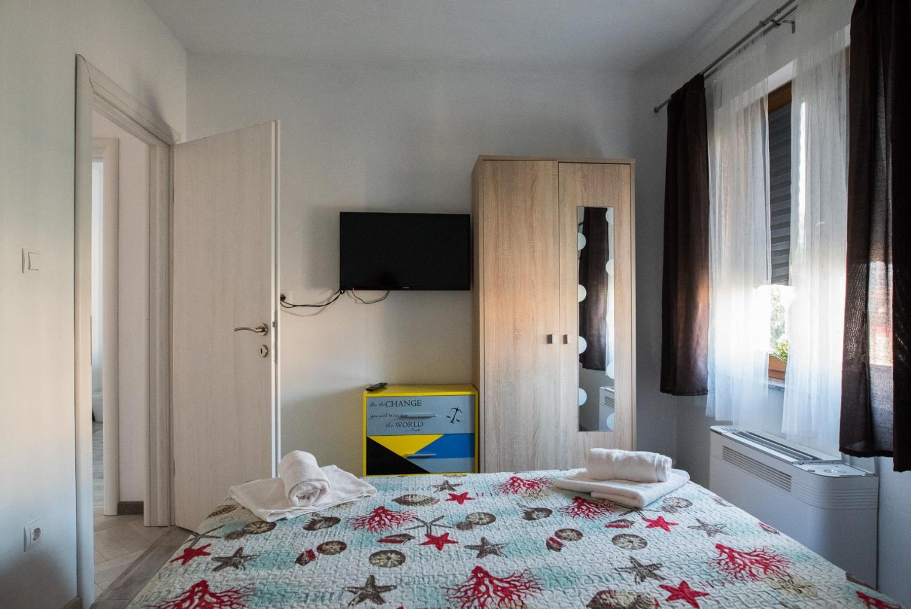 Apartment - Photo 98