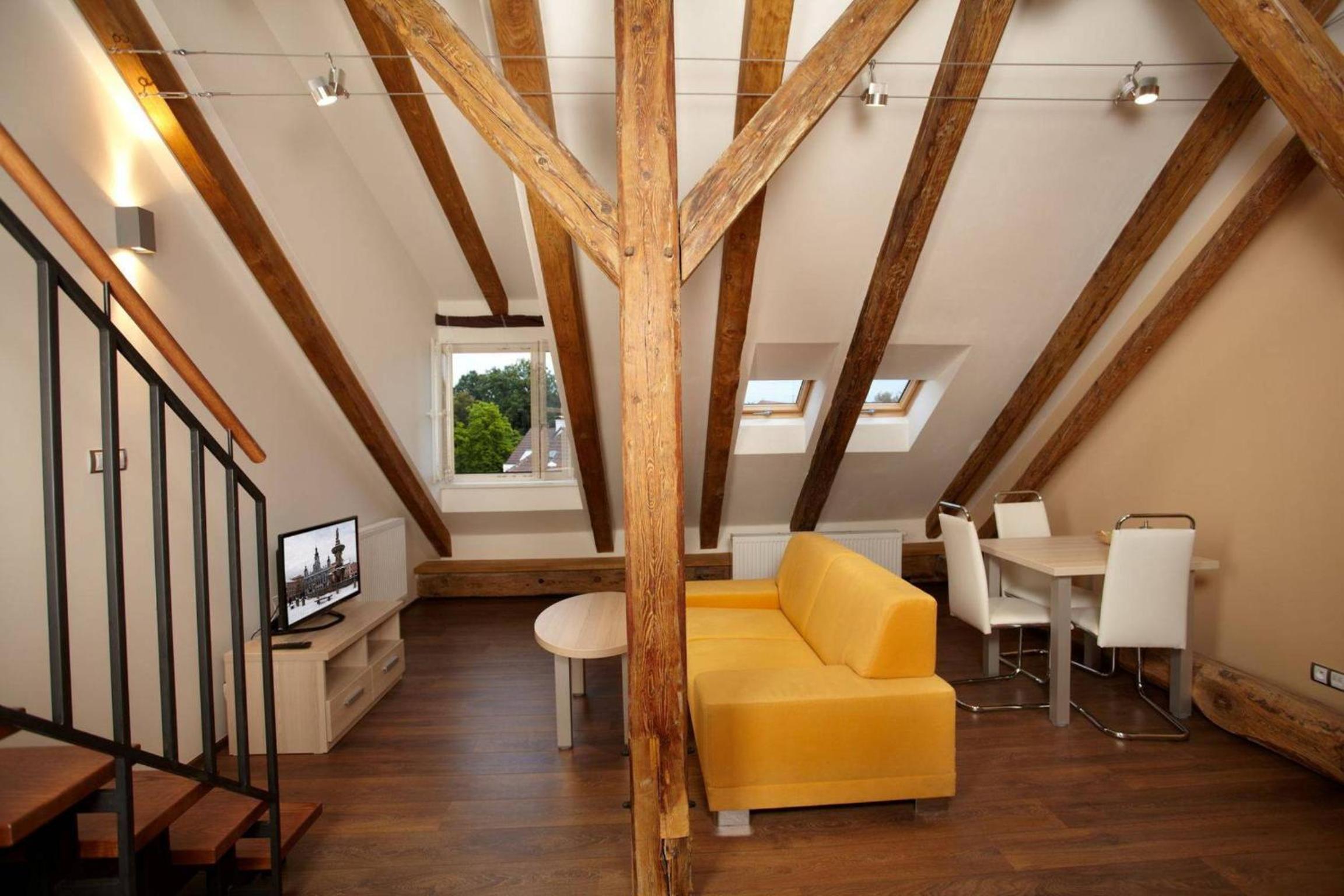 One-Bedroom Apartment with Terrace - Split Level - Photo 6