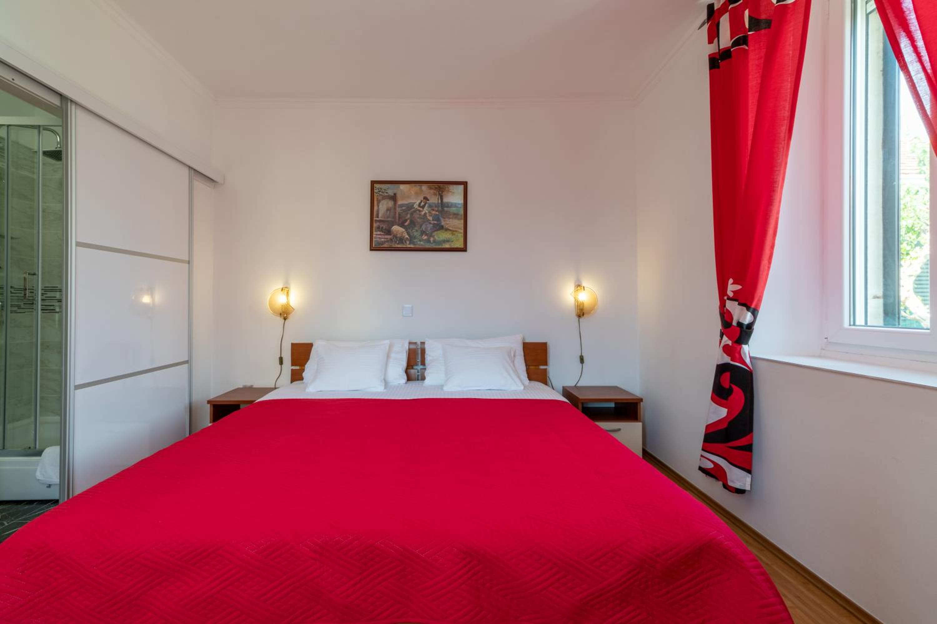 Double Room with Private Bathroom - Photo 7