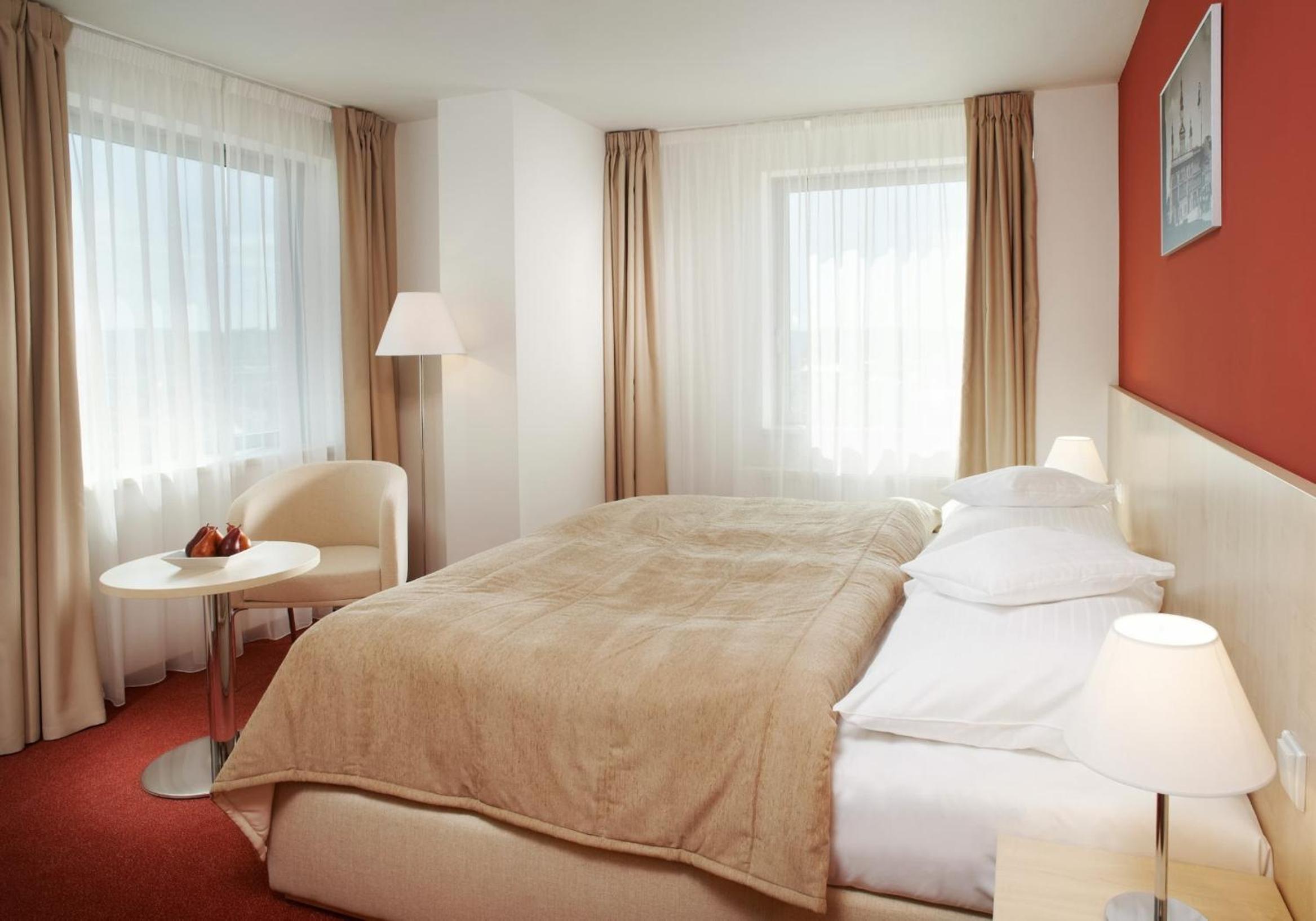 Standard Double or Twin Room - Photo 4