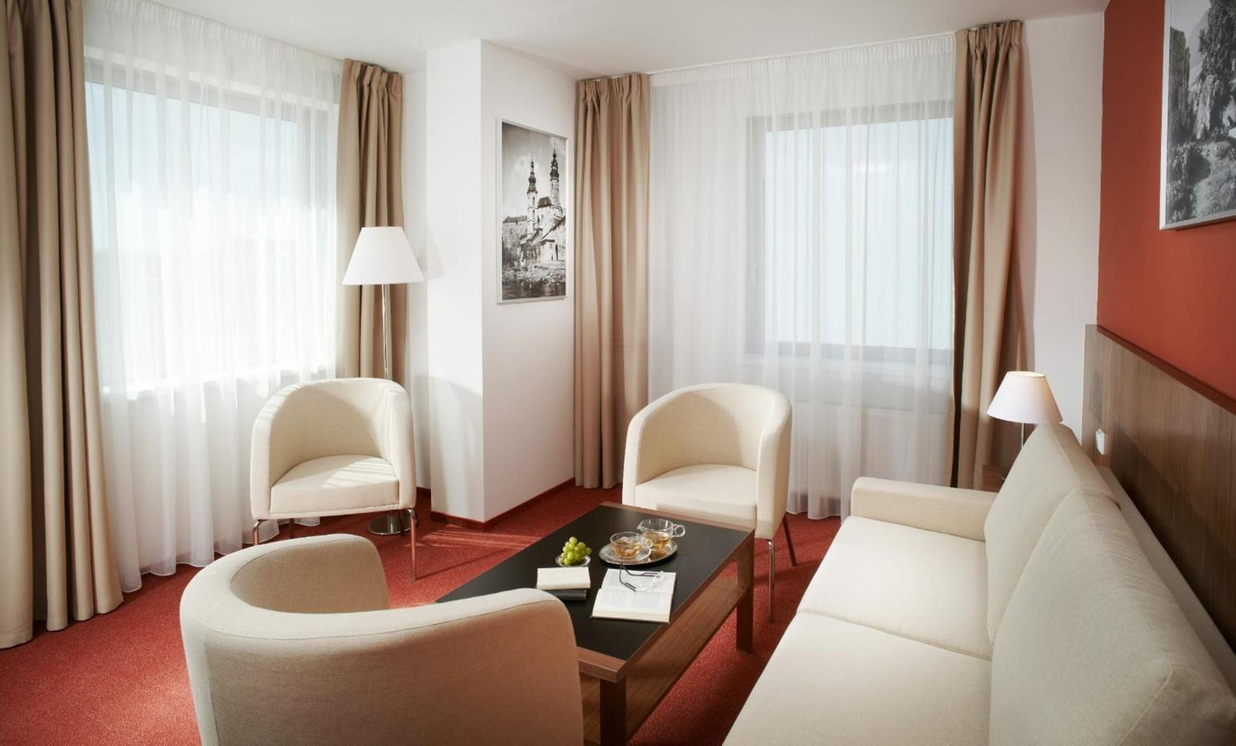 Suite - Photo 4