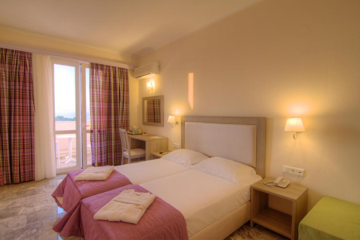 Superior Double or Twin Room photo 2