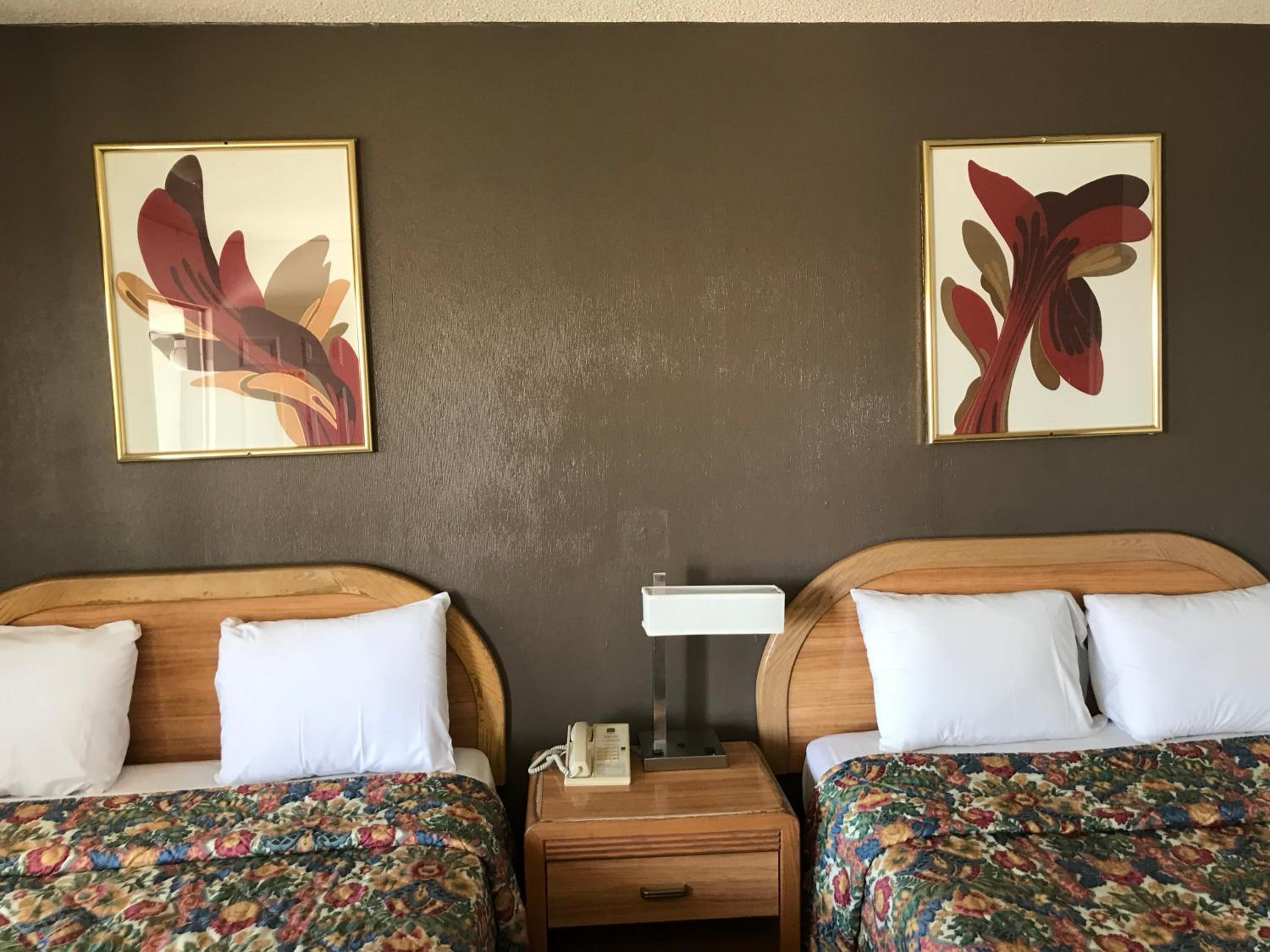 Queen Room with Two Queen Beds - Photo 13