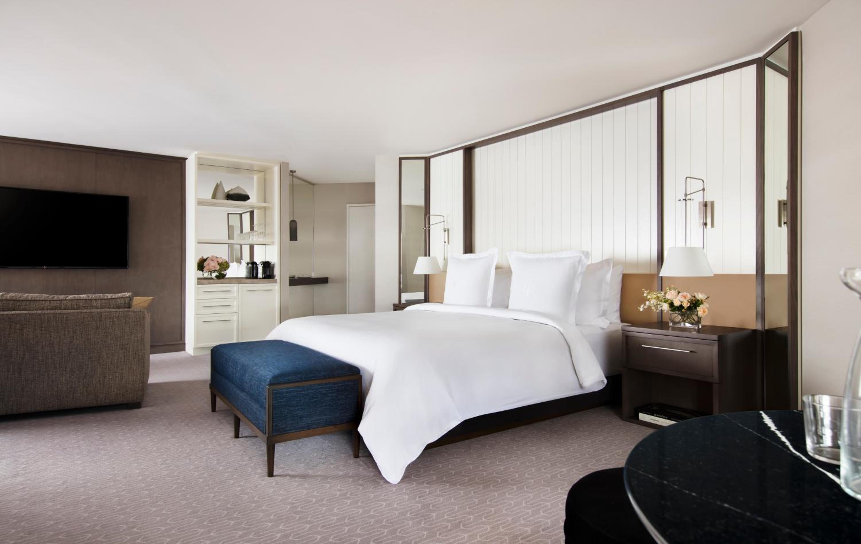 Sydney Partial Harbor Studio Suite