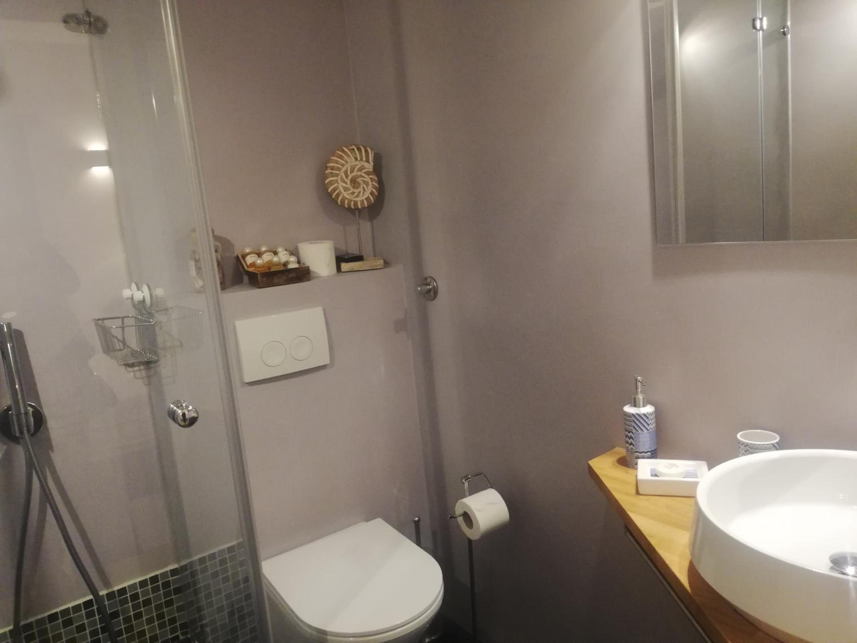 Small Double Room - Photo 7