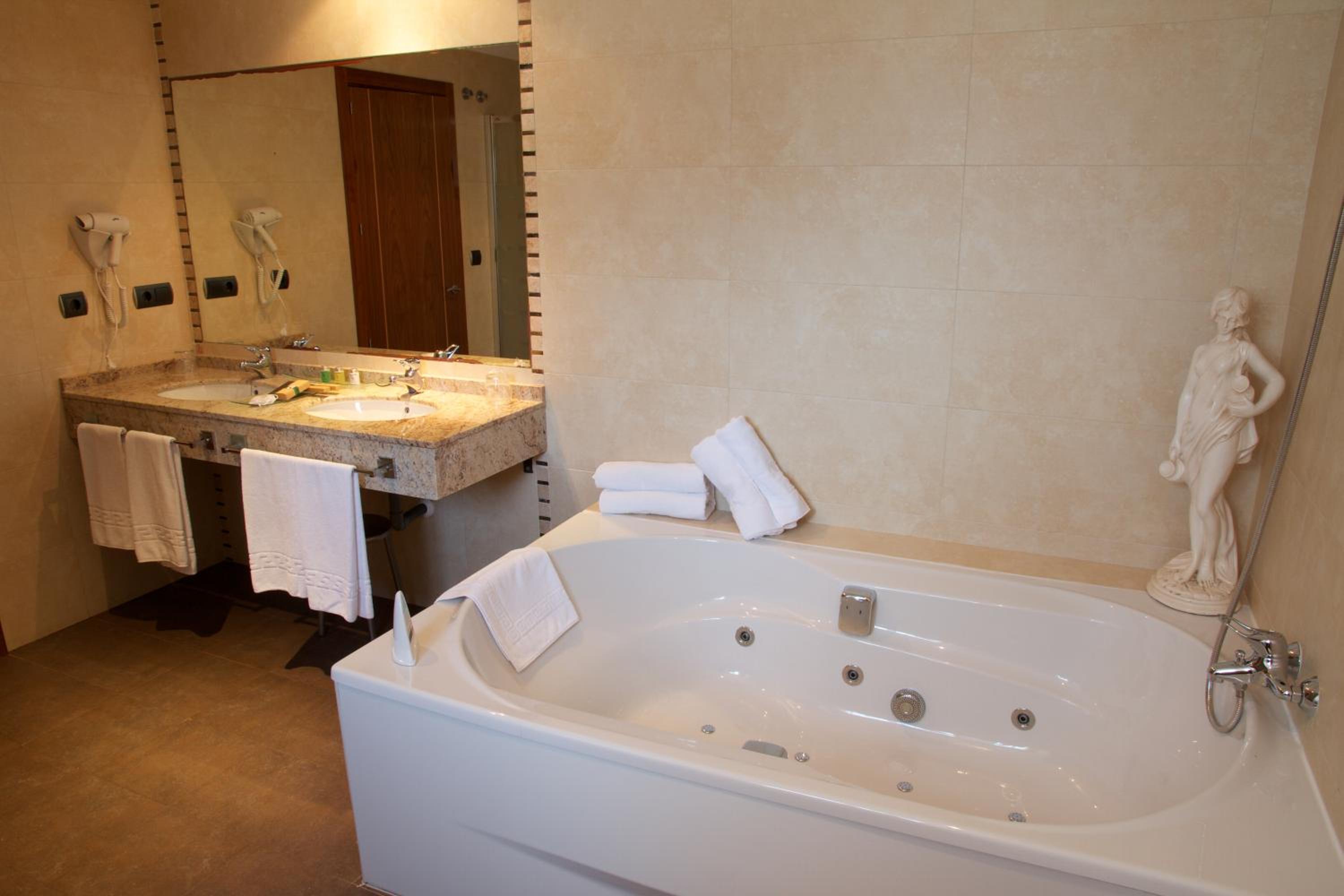 Suite - Photo 4