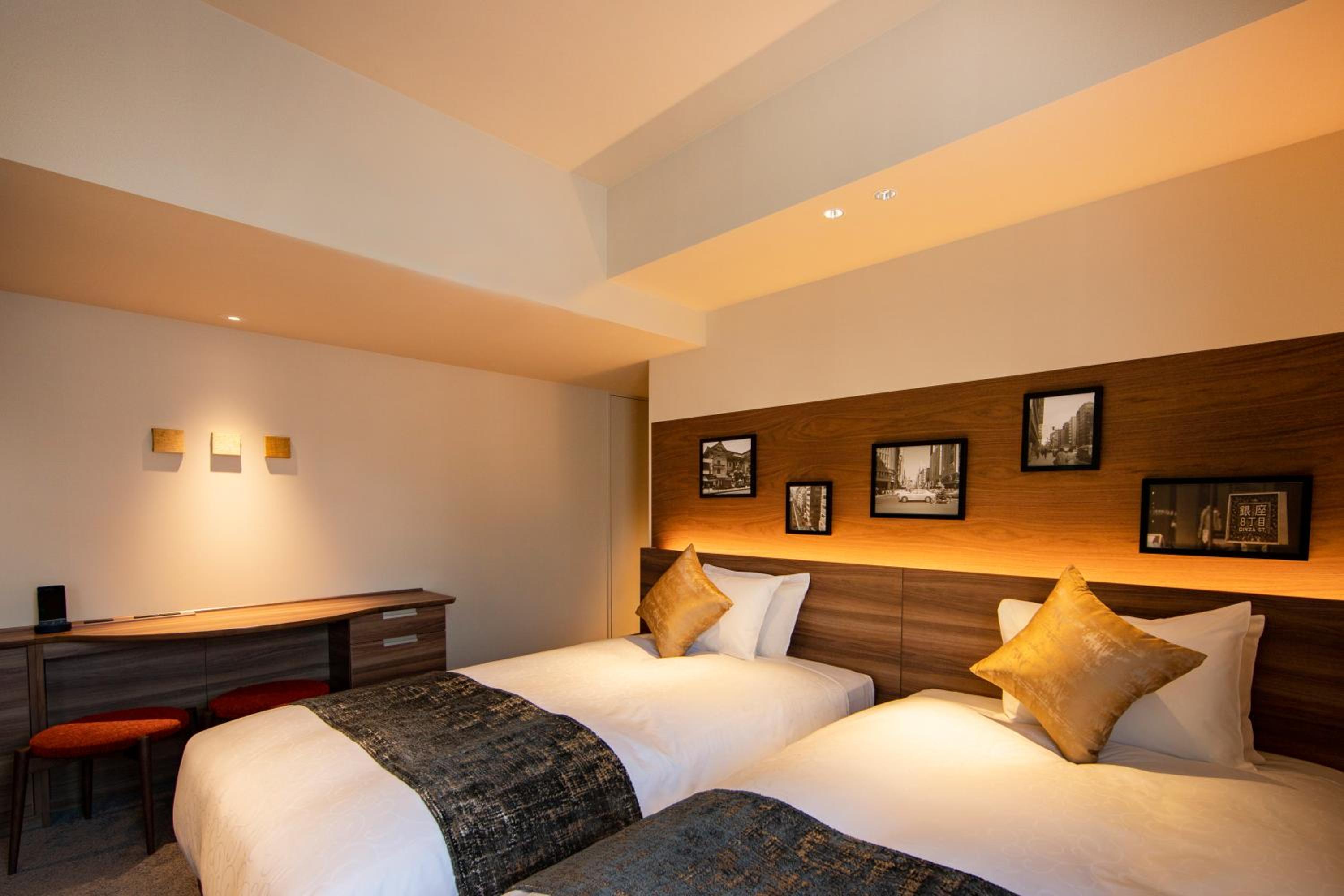Standard Twin Room photo 2