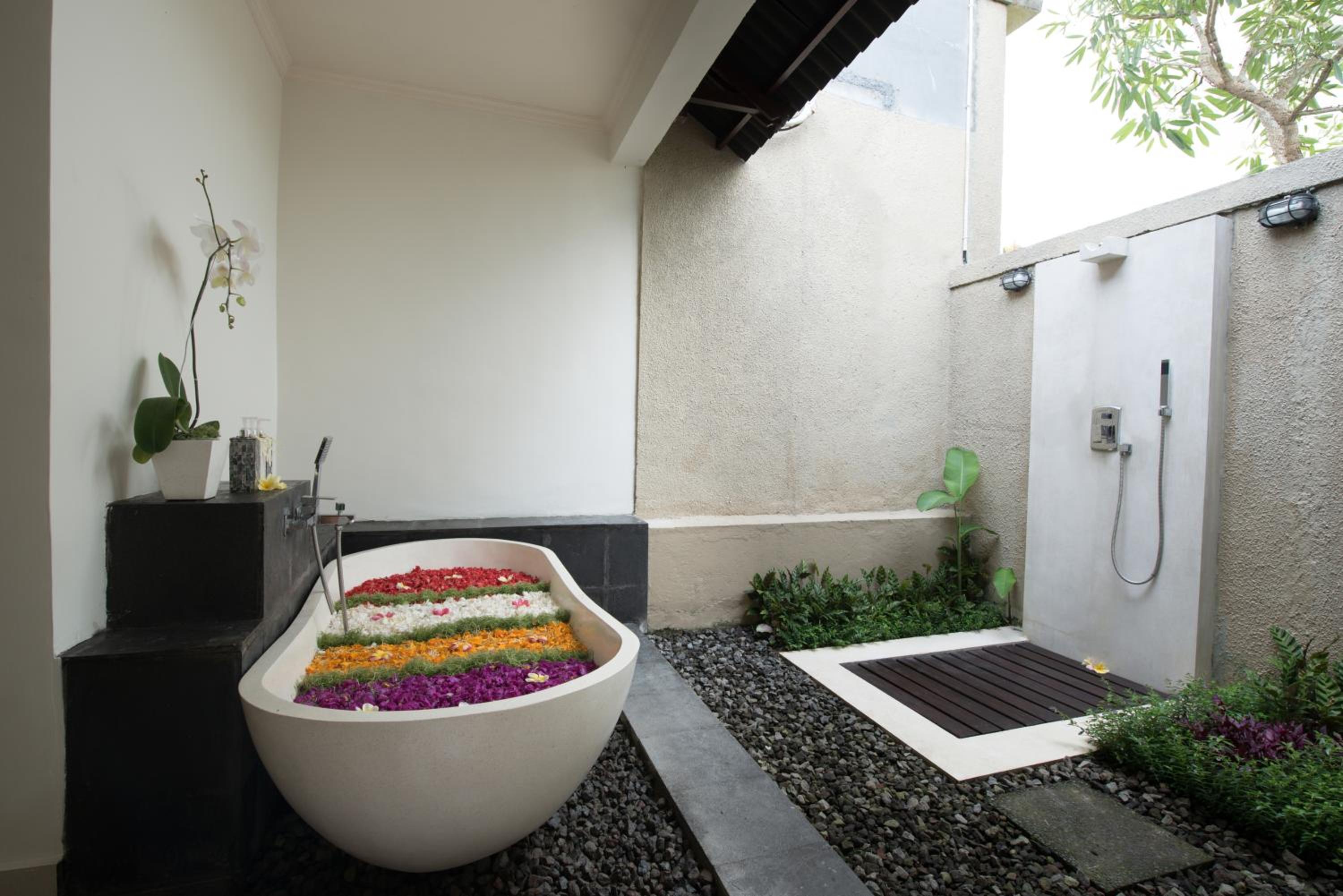 Three-Bedroom Villa - Photo 26