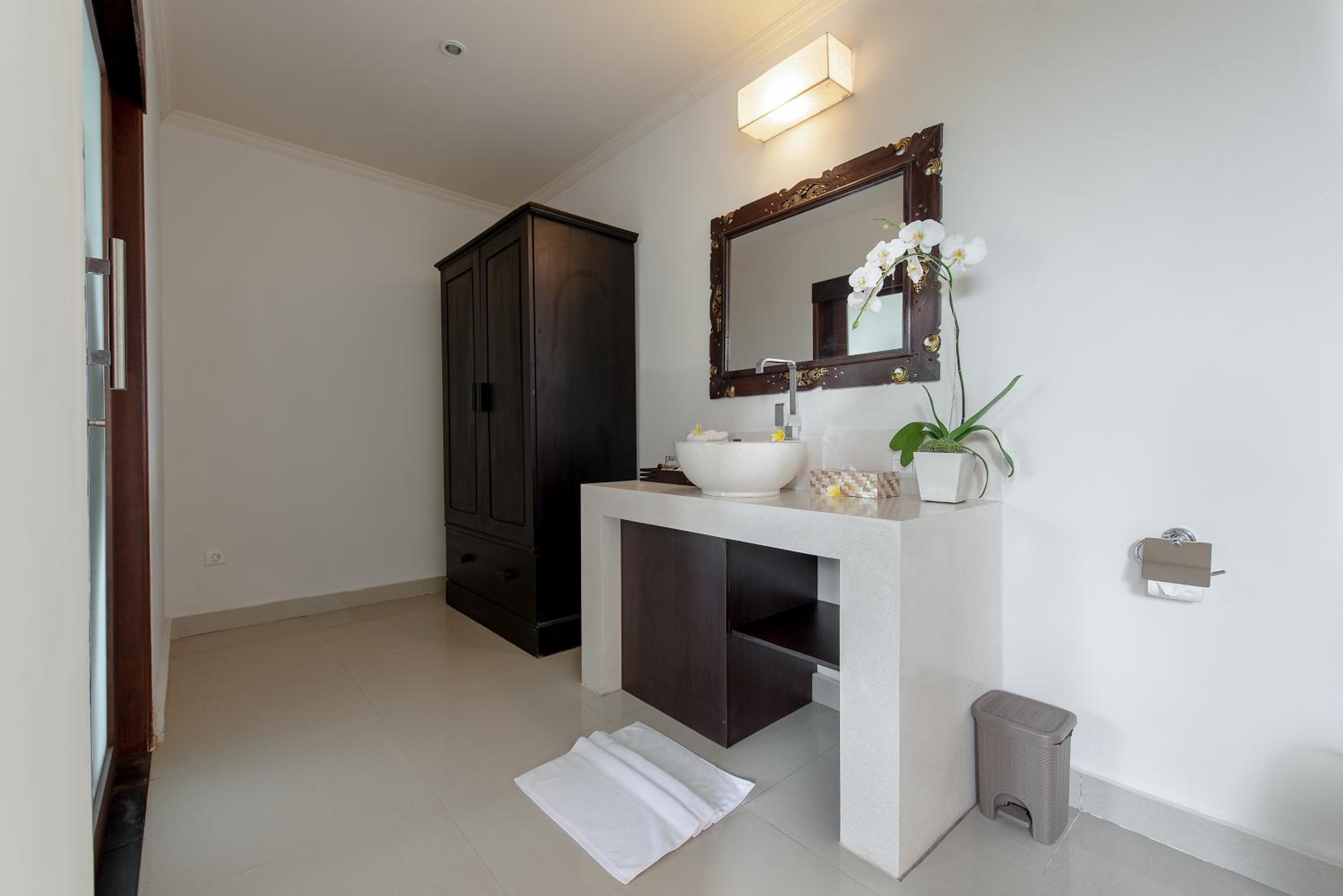 Three-Bedroom Villa - Photo 24