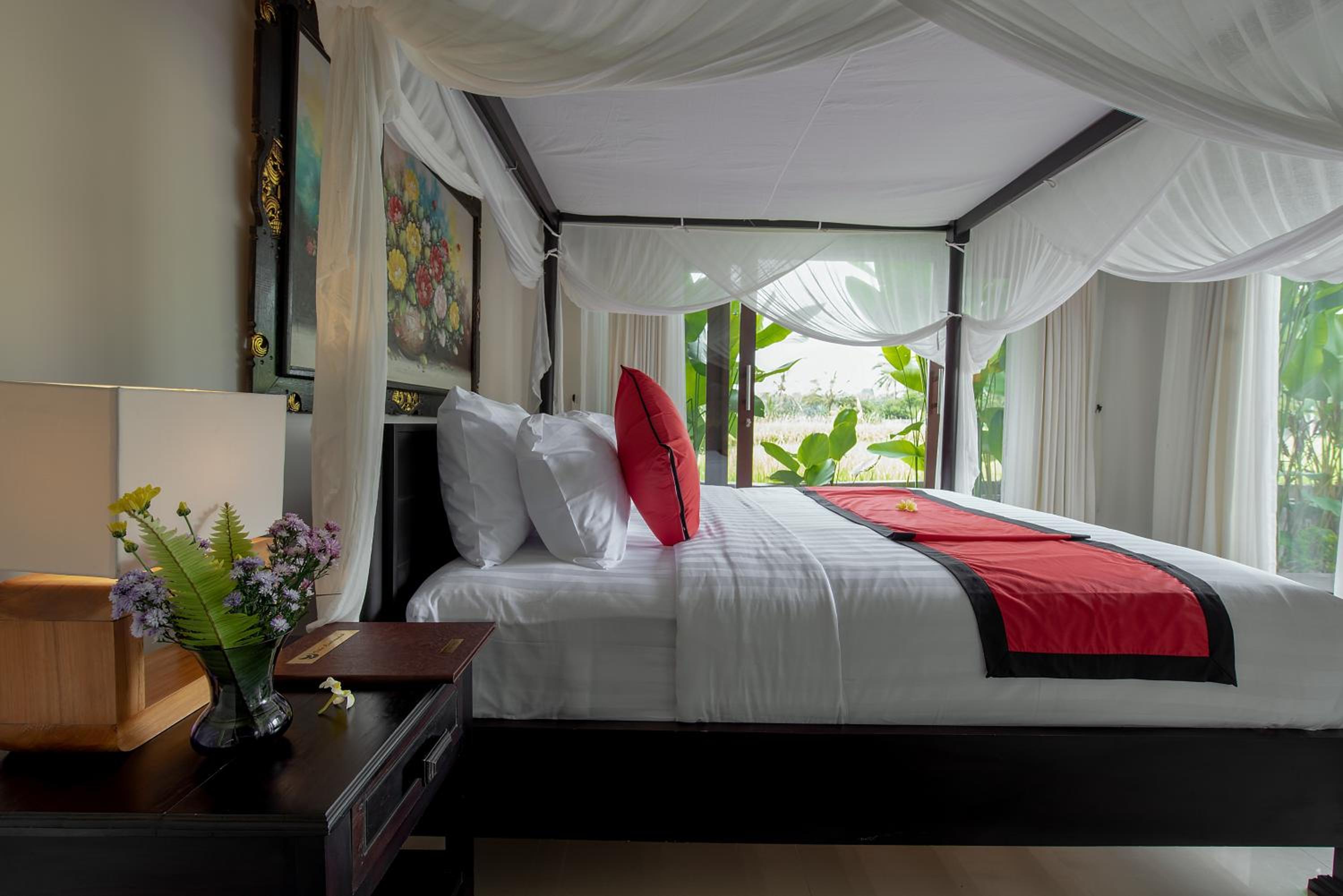 Three-Bedroom Villa - Photo 31