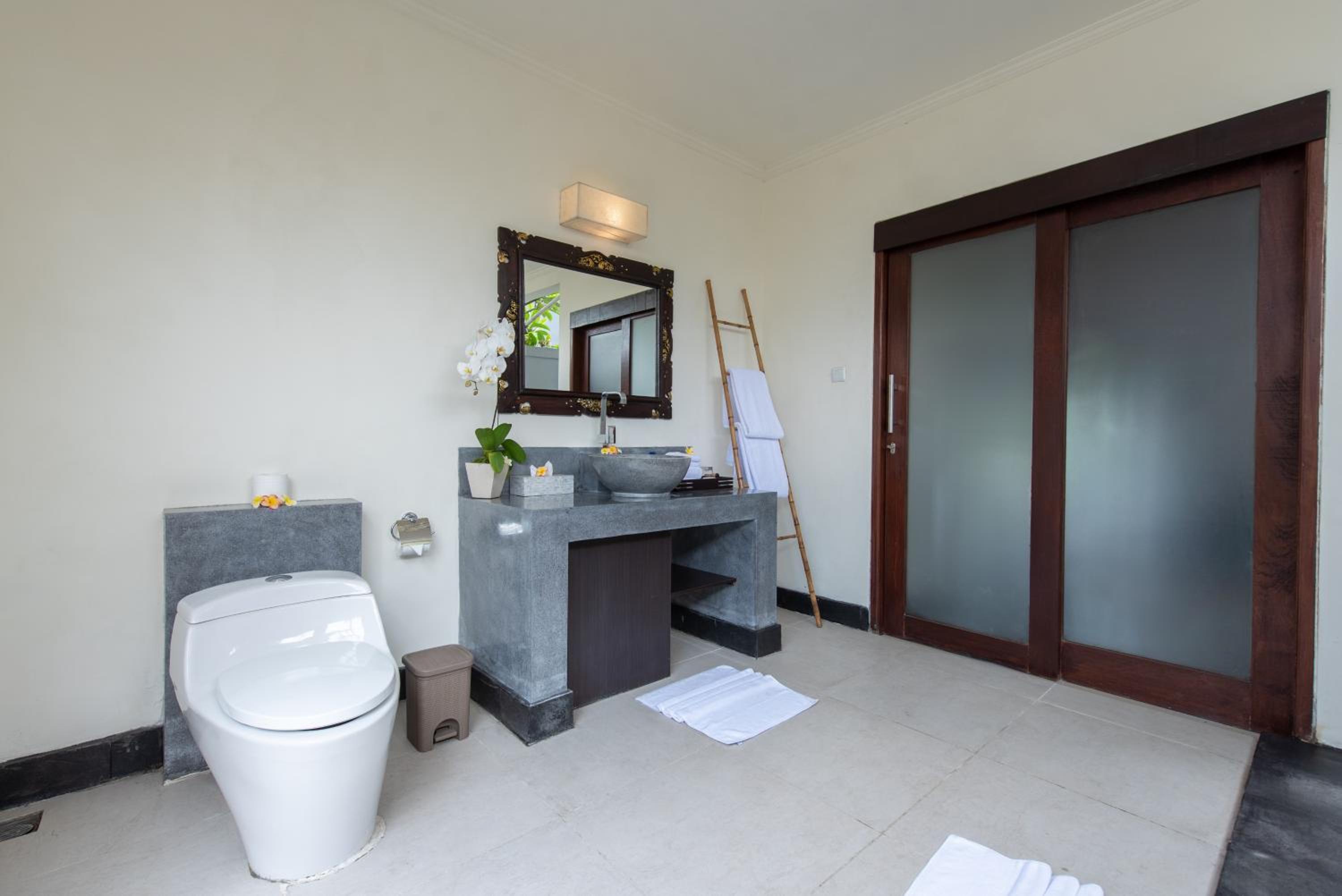 Three-Bedroom Villa - Photo 45