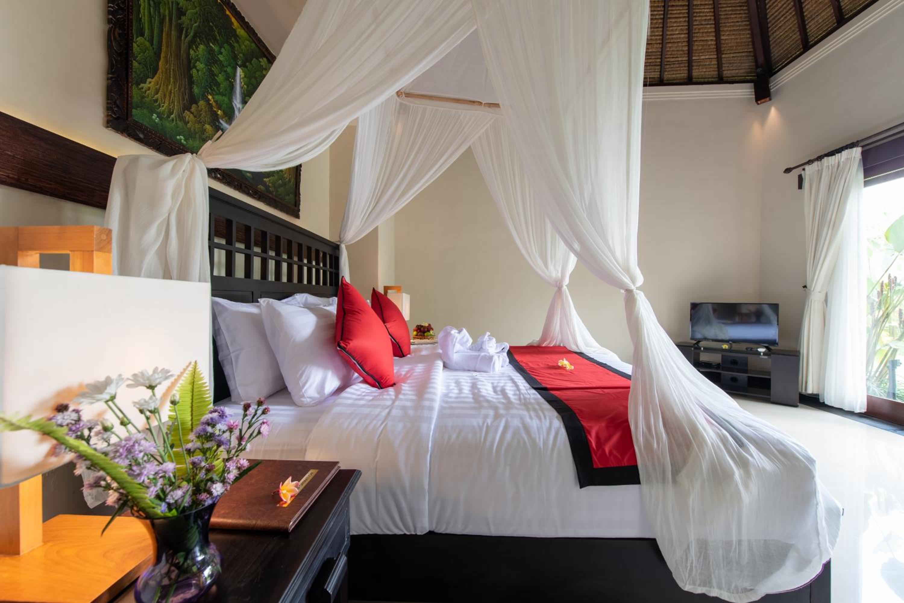 Three-Bedroom Villa - Photo 43