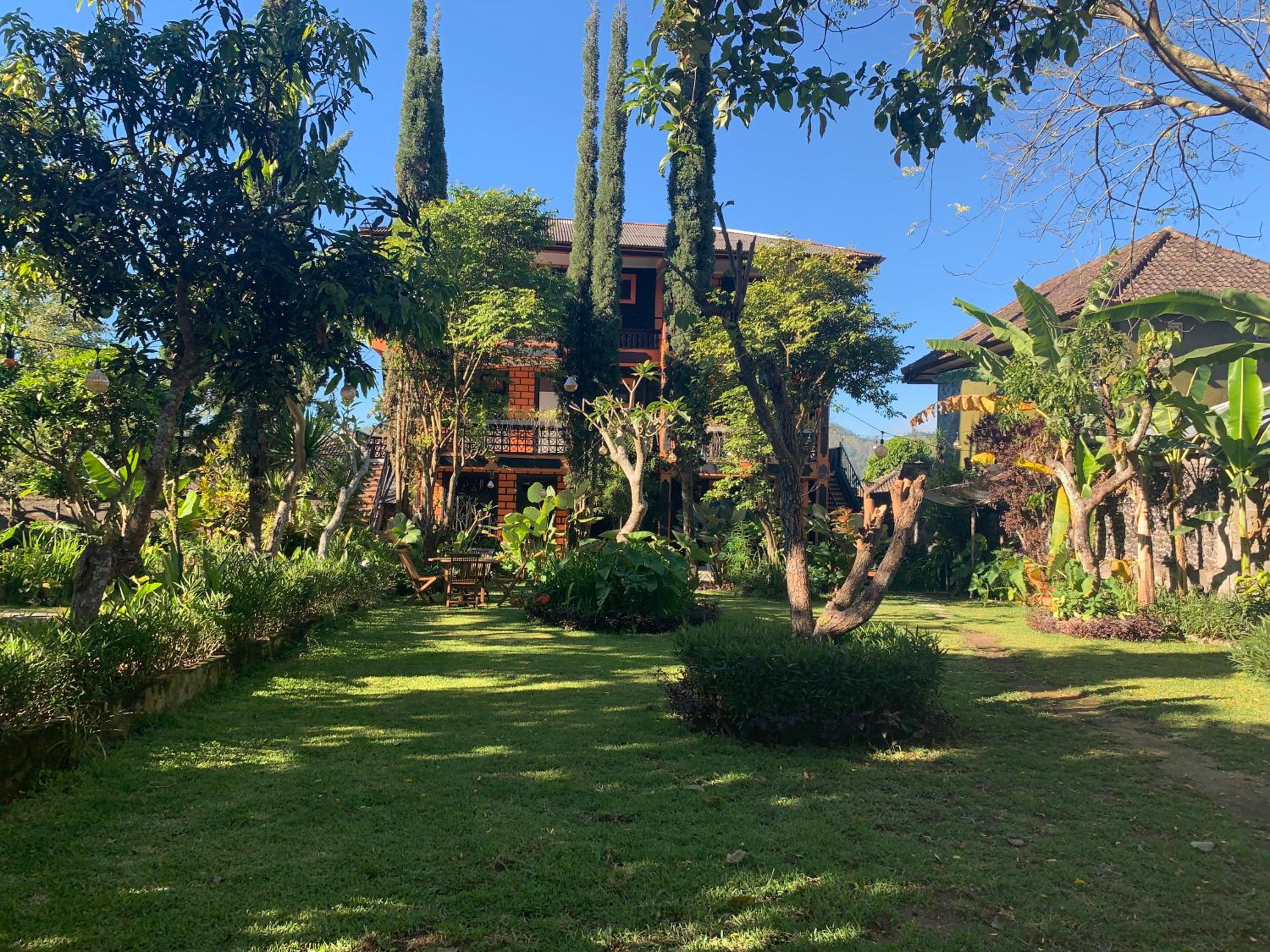 Bungalow with Garden View - Photo 13