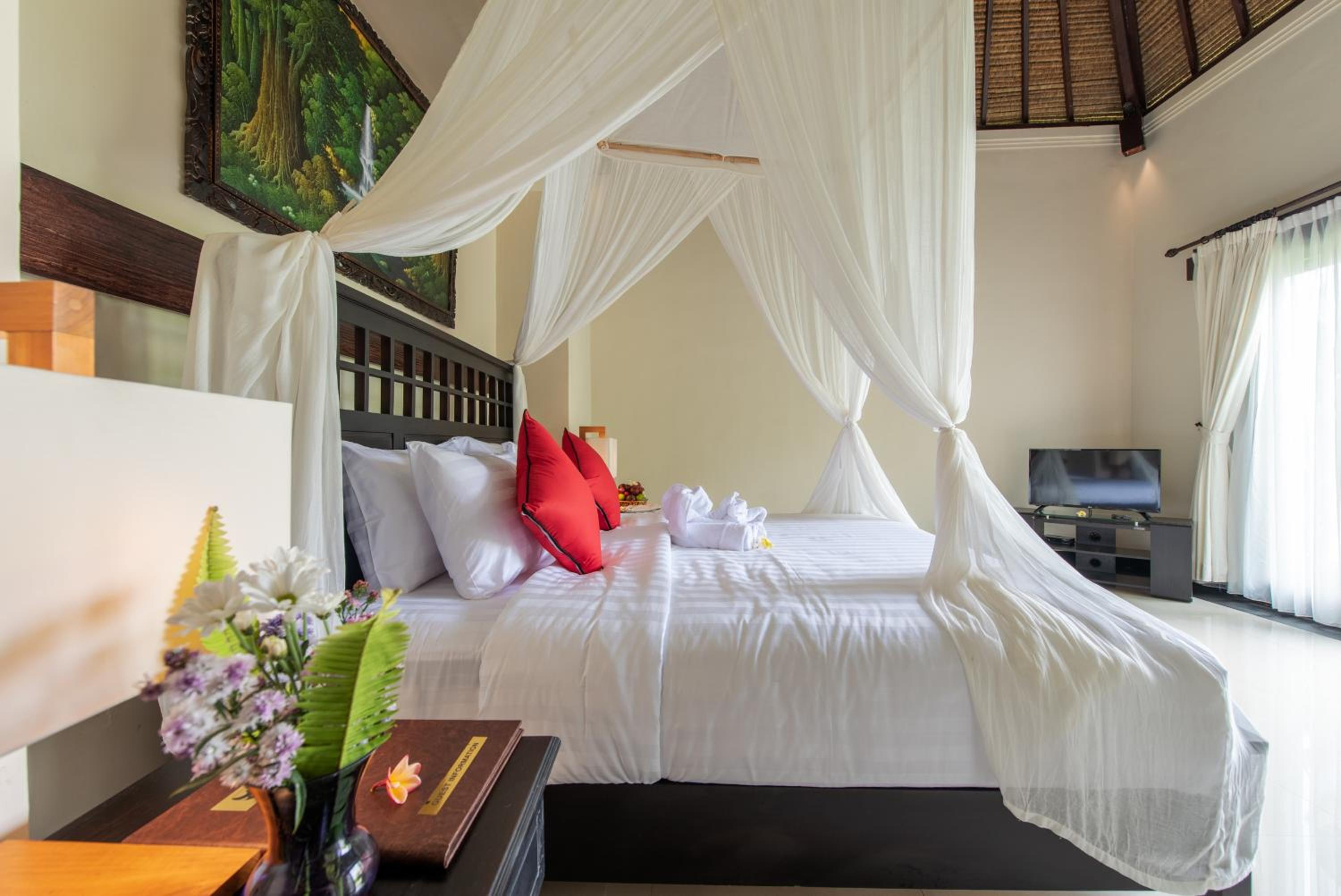 Three-Bedroom Villa - Photo 46