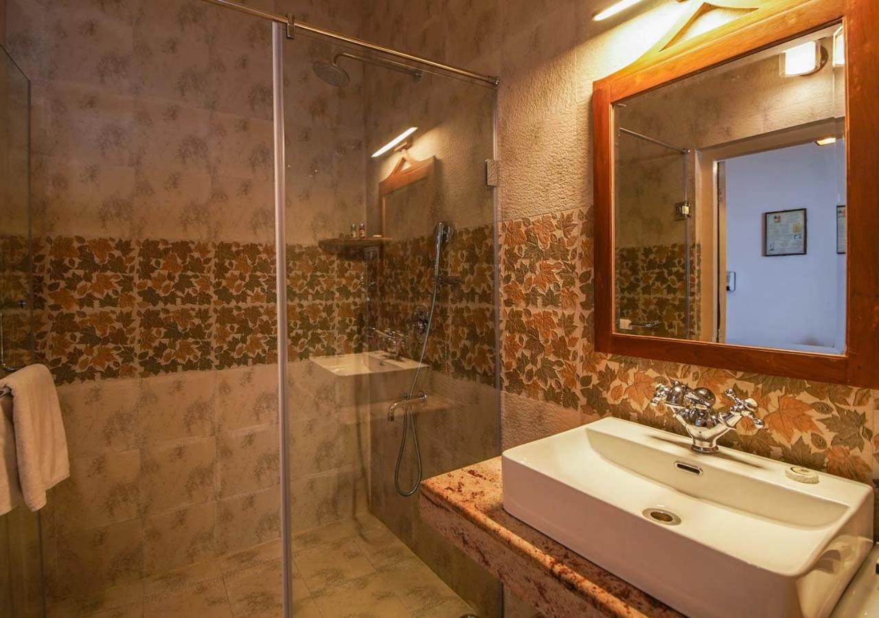Deluxe Room - Photo 11