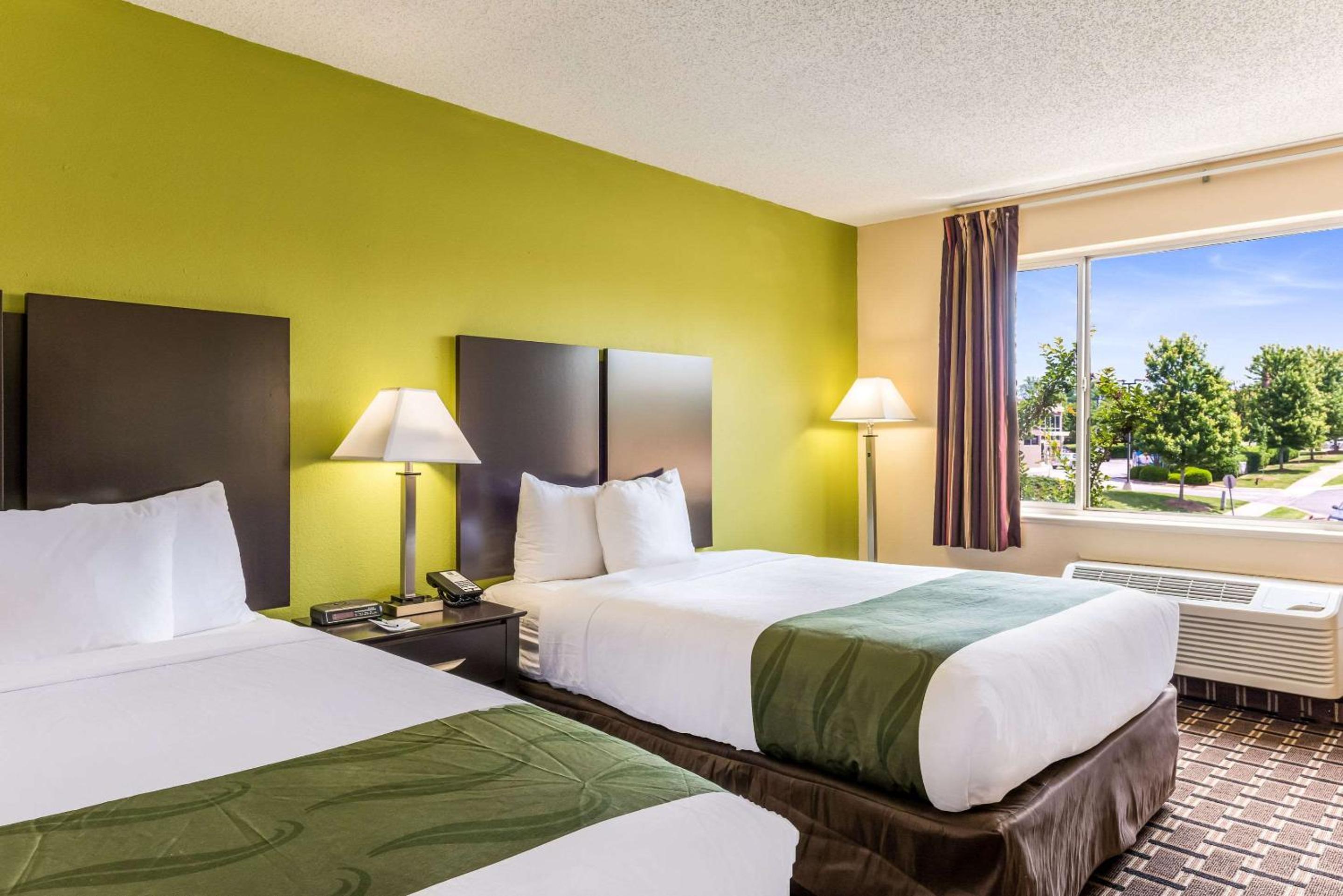 Double Room with Two Double Beds - Smoking photo 2