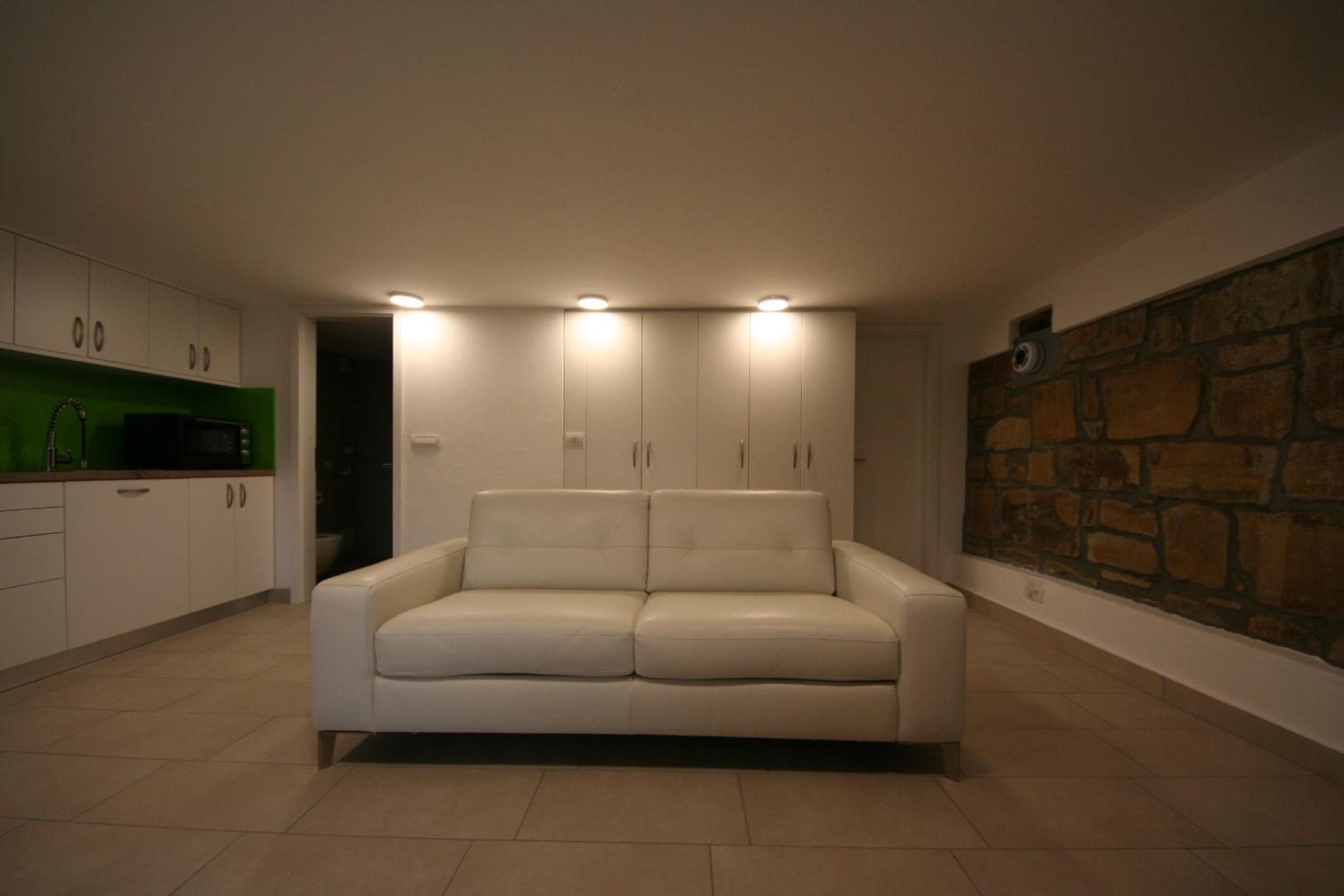 Studio Apartment photo 1
