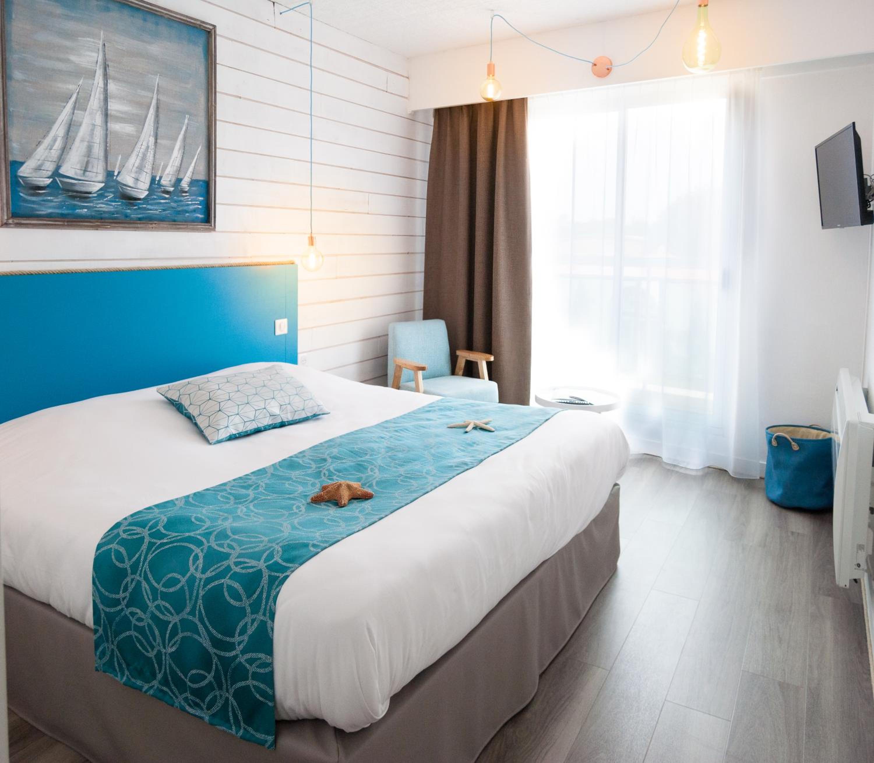 Comfort Room with Balcony - Photo 1