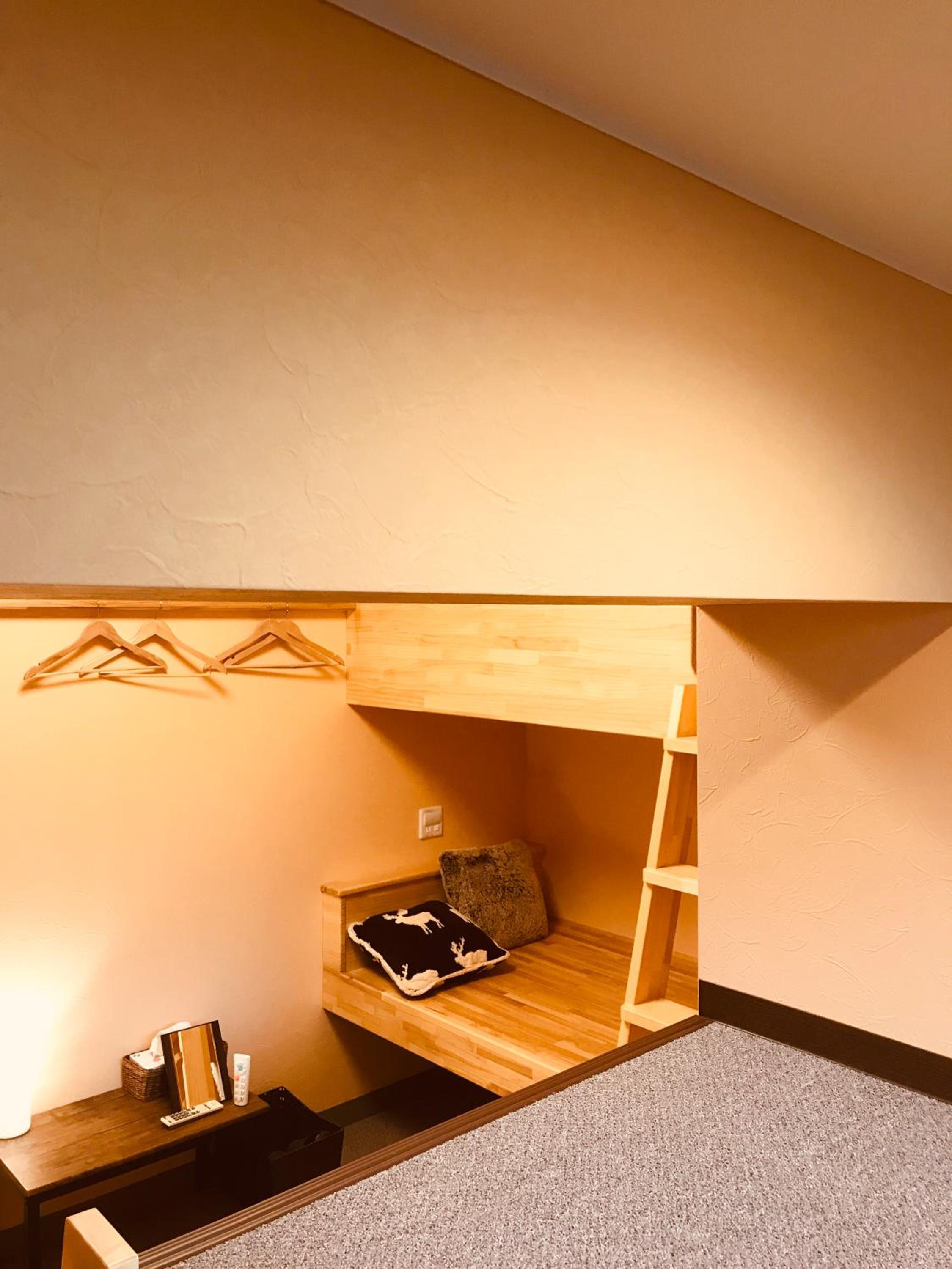 Small Twin Room photo 2