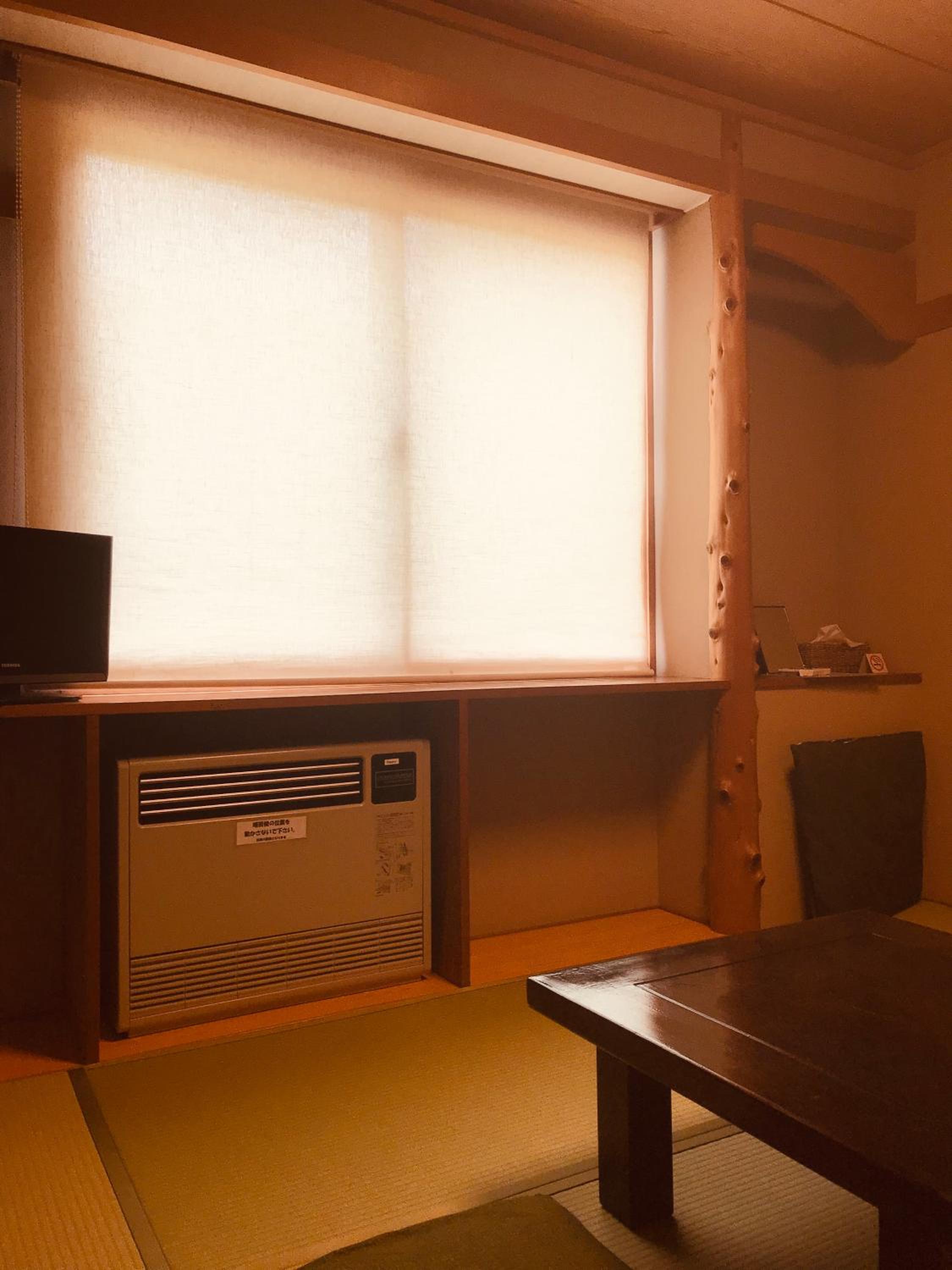 Single Room with Shared Shower and Toilet photo 3