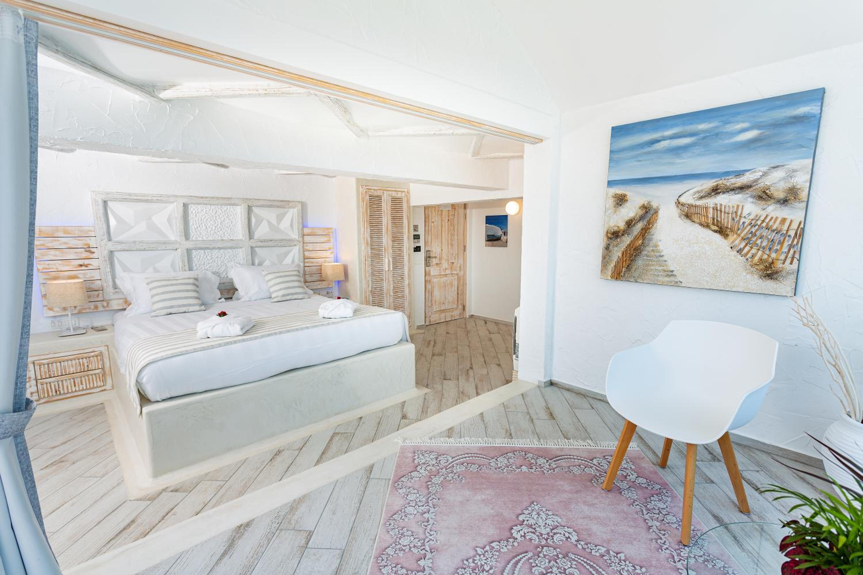 Deluxe Suite with Sea View