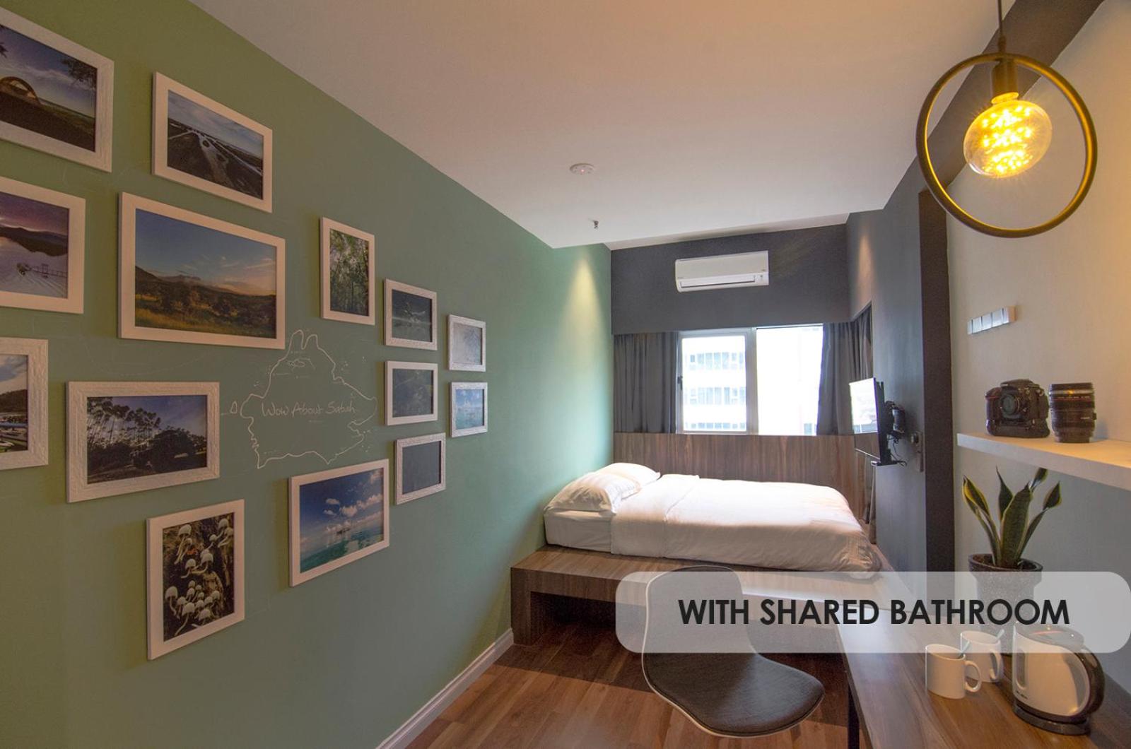 The Photographer Room (Shared Bathroom)