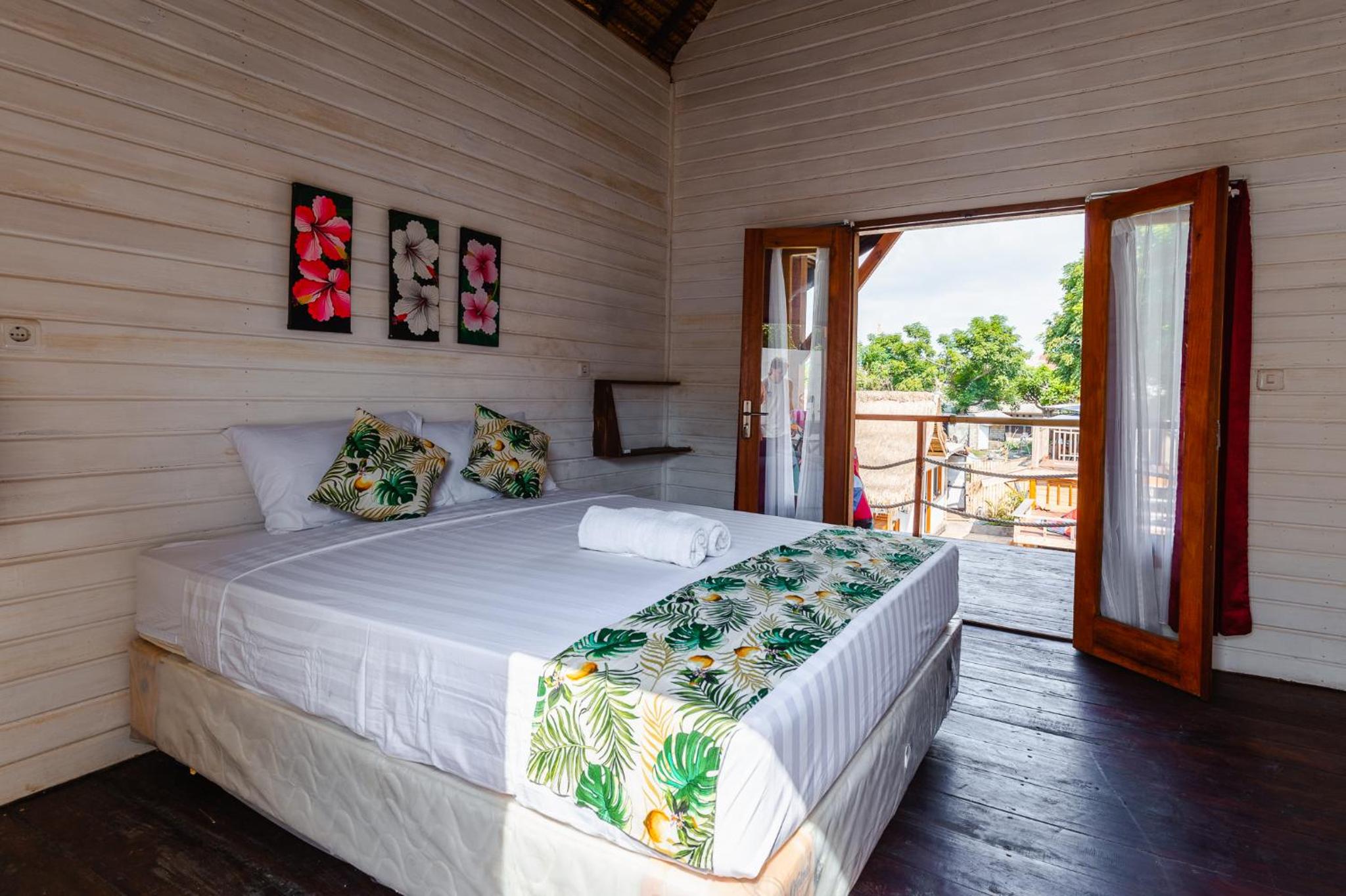 Queen Room with Balcony - Photo 3
