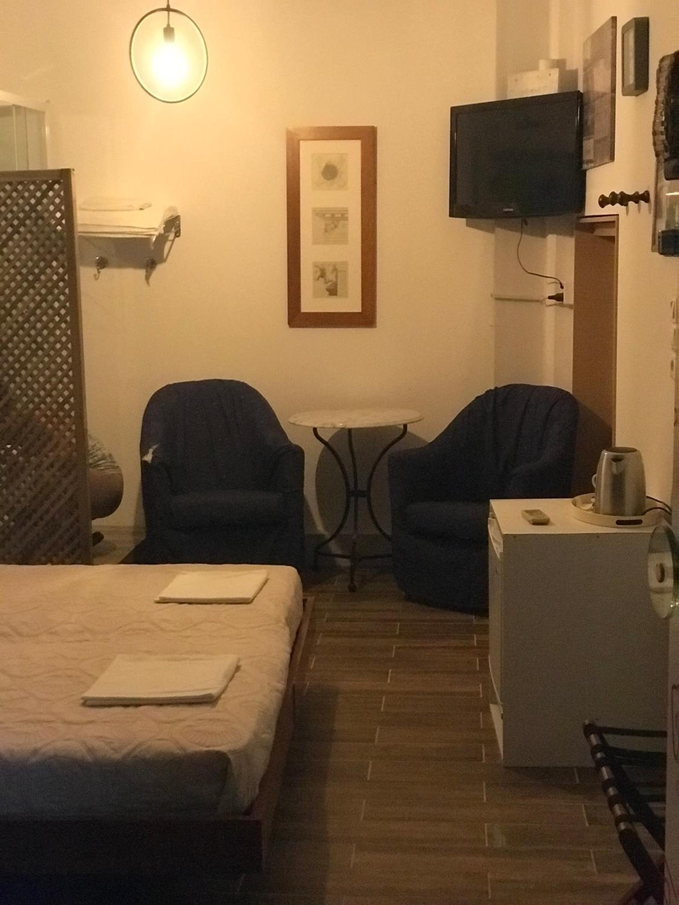 One-Bedroom Apartment - Photo 23