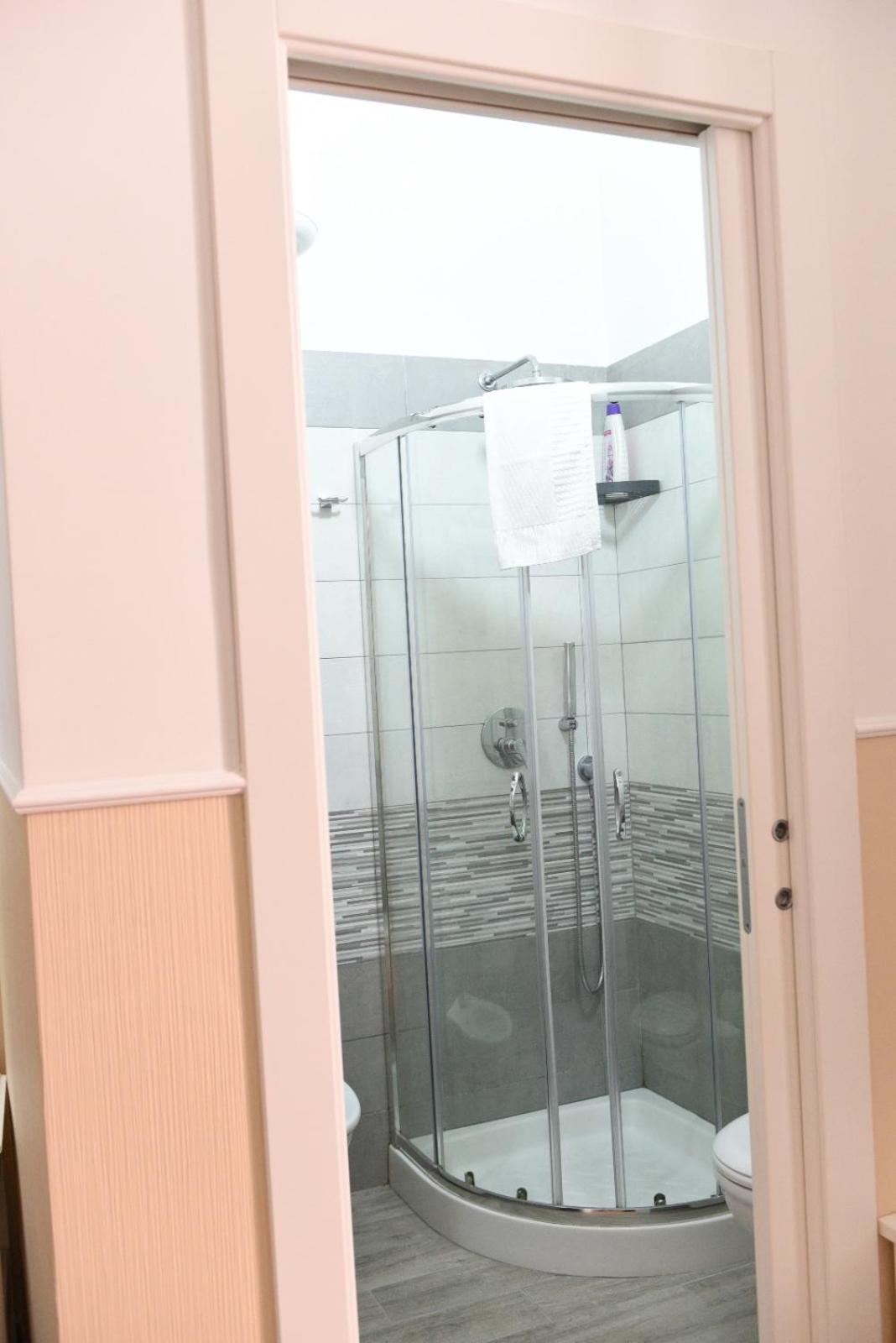 Comfort Triple Room with Shower - Photo 11