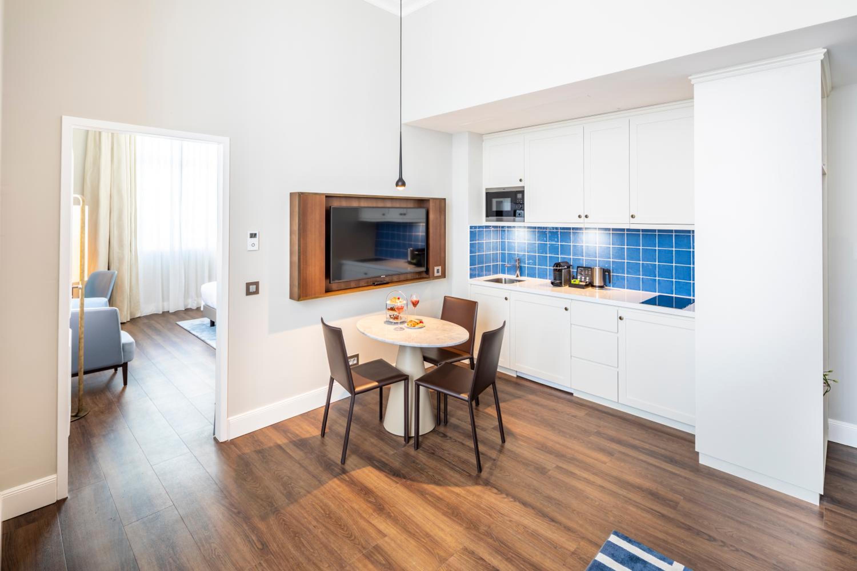 One Bedroom Executive thumbnail 5