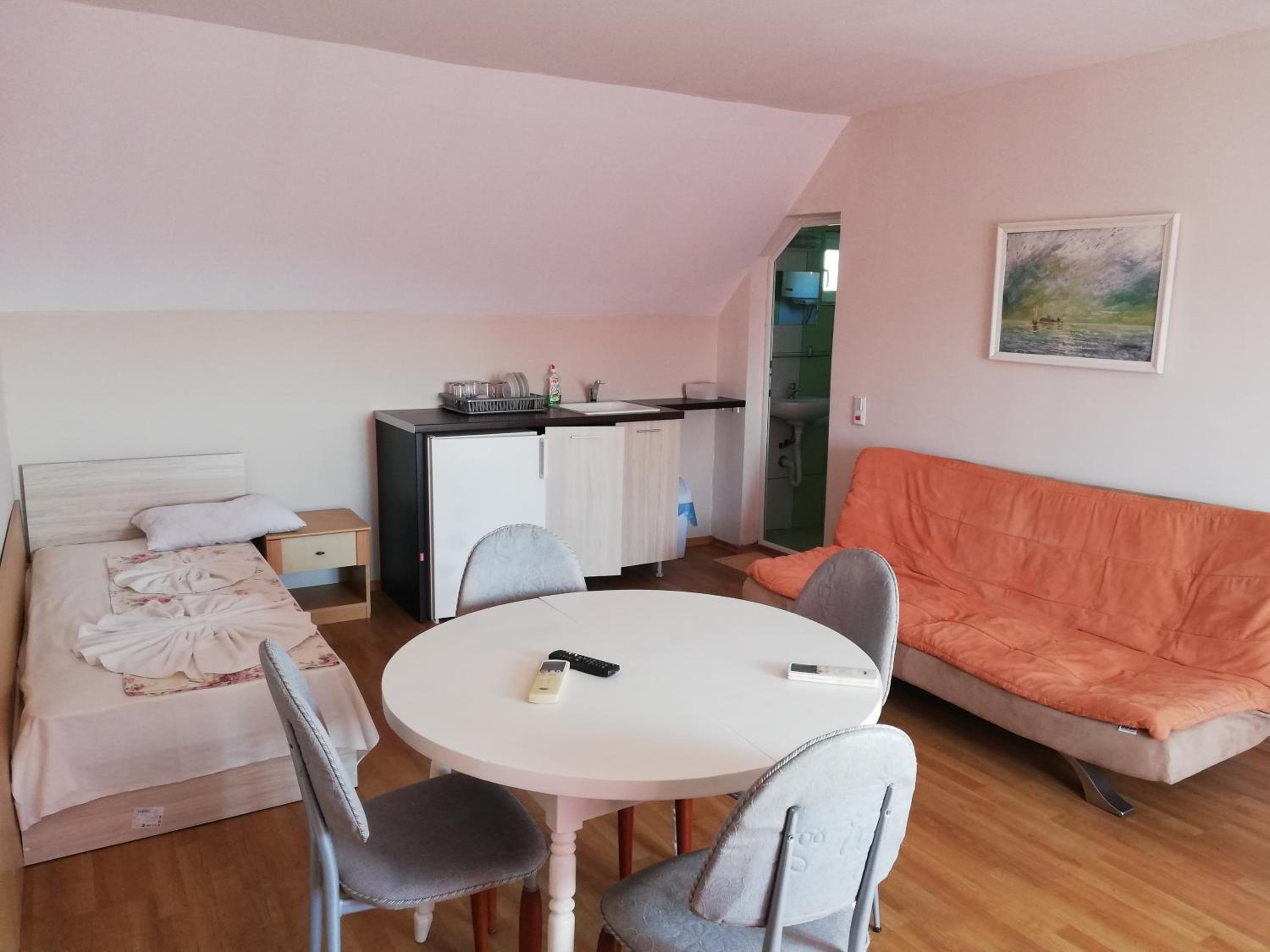 One-Bedroom Apartment with Sea View photo 1