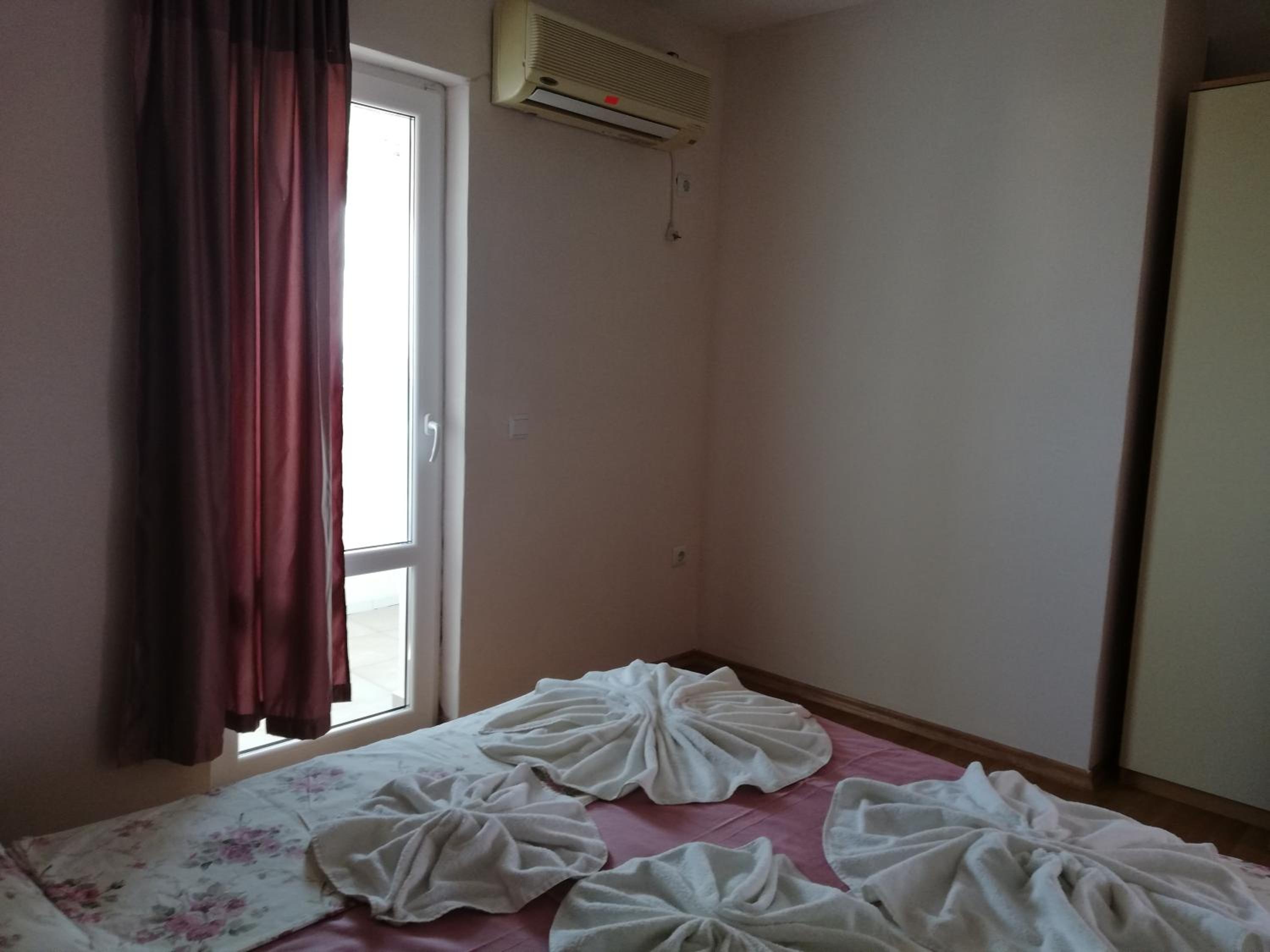 One-Bedroom Apartment with Sea View photo 3