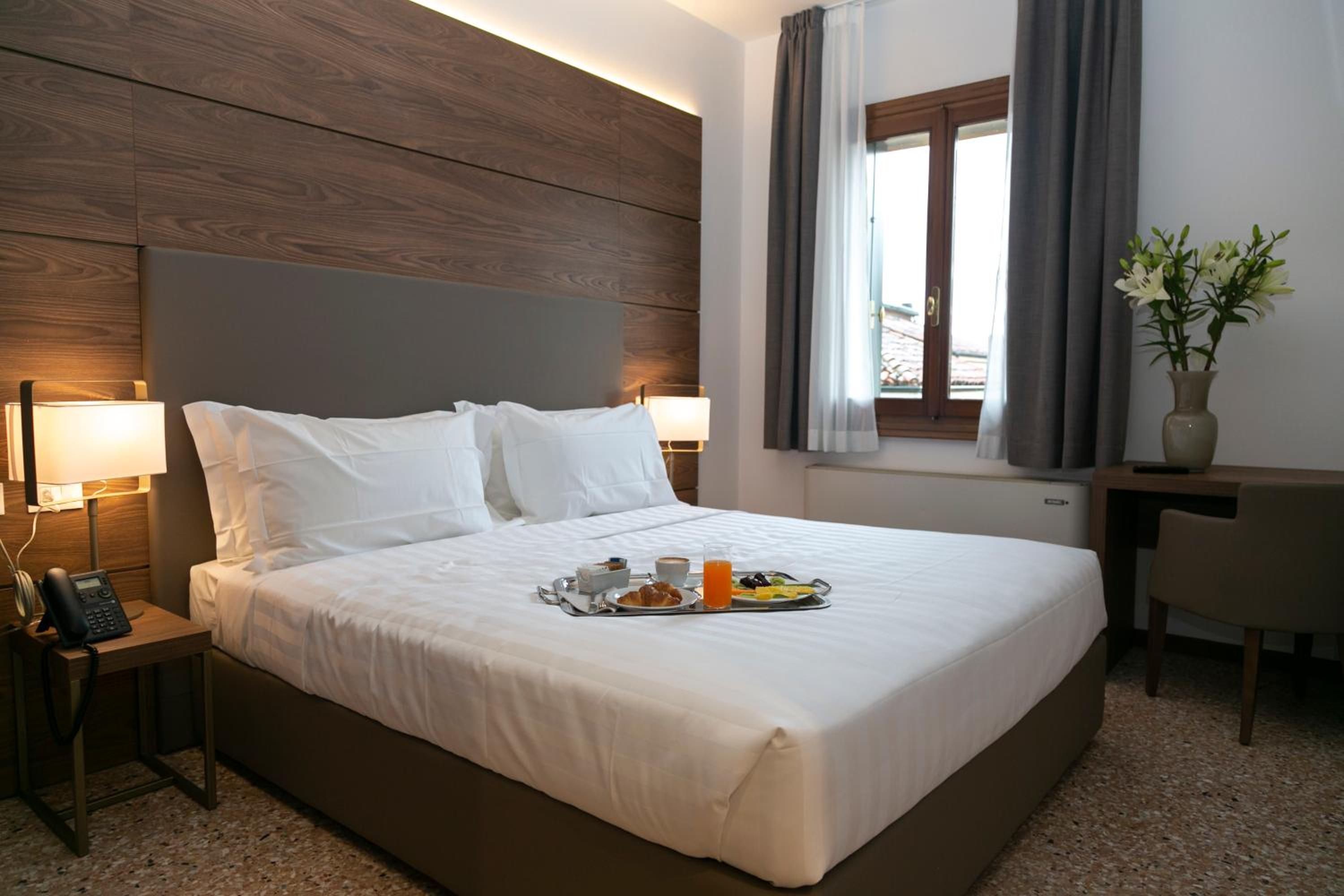 Standard Double Room - Photo 1