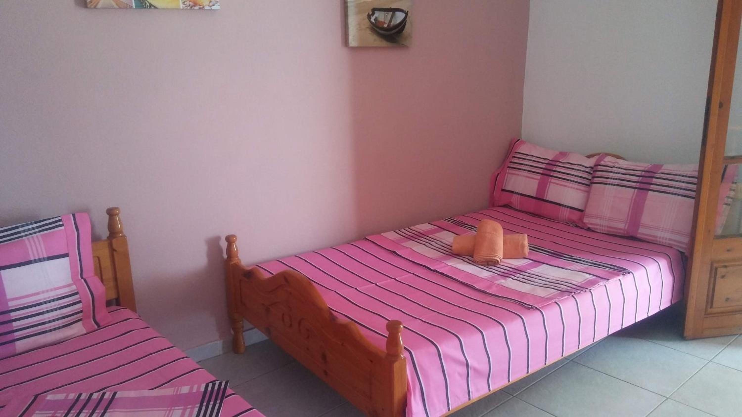 Standard Triple Room with Sea View - Photo 25