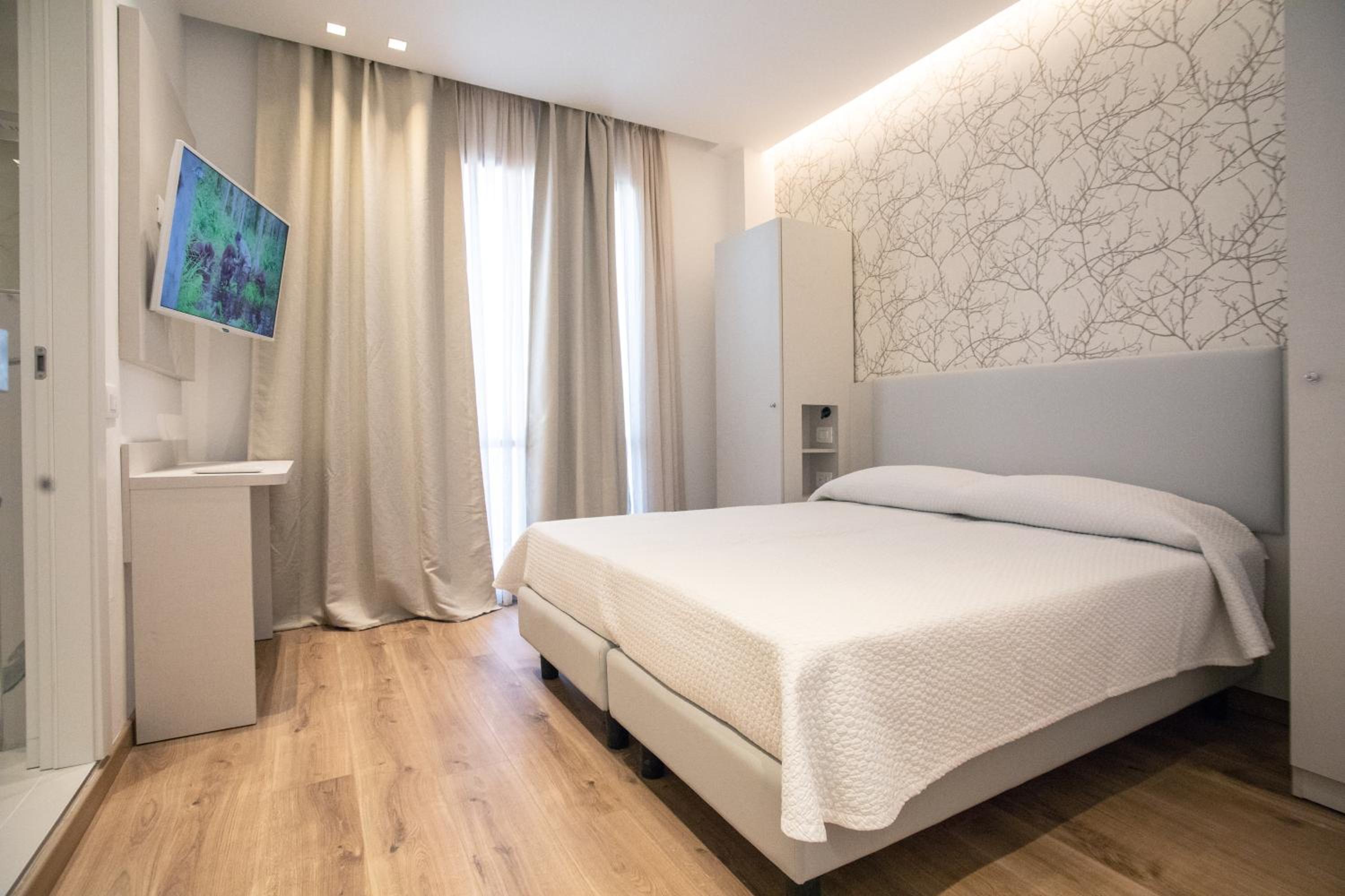 Deluxe Double or Twin Room with Balcony