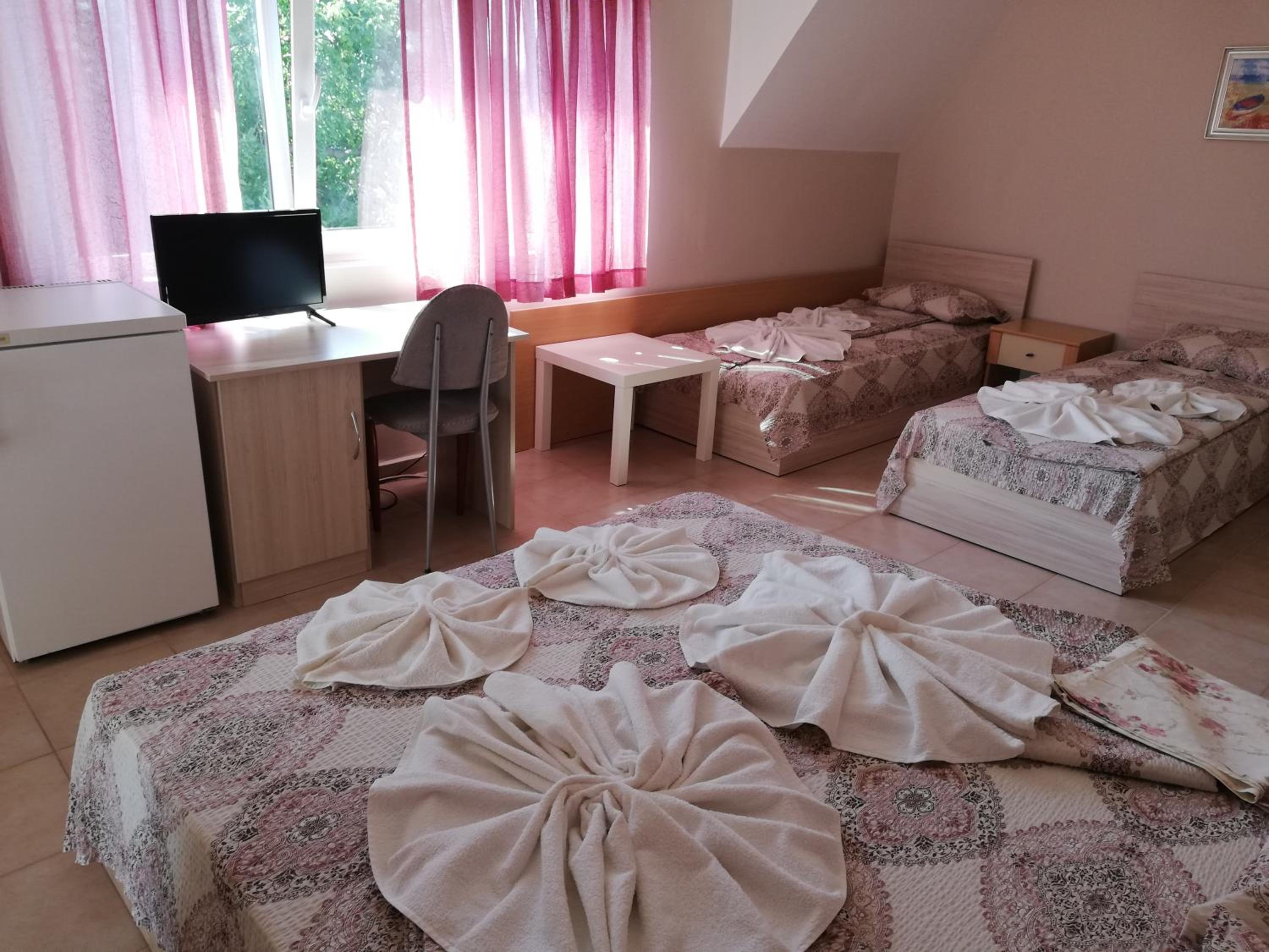 Junior Suite with Balcony (4 Adults) photo 1