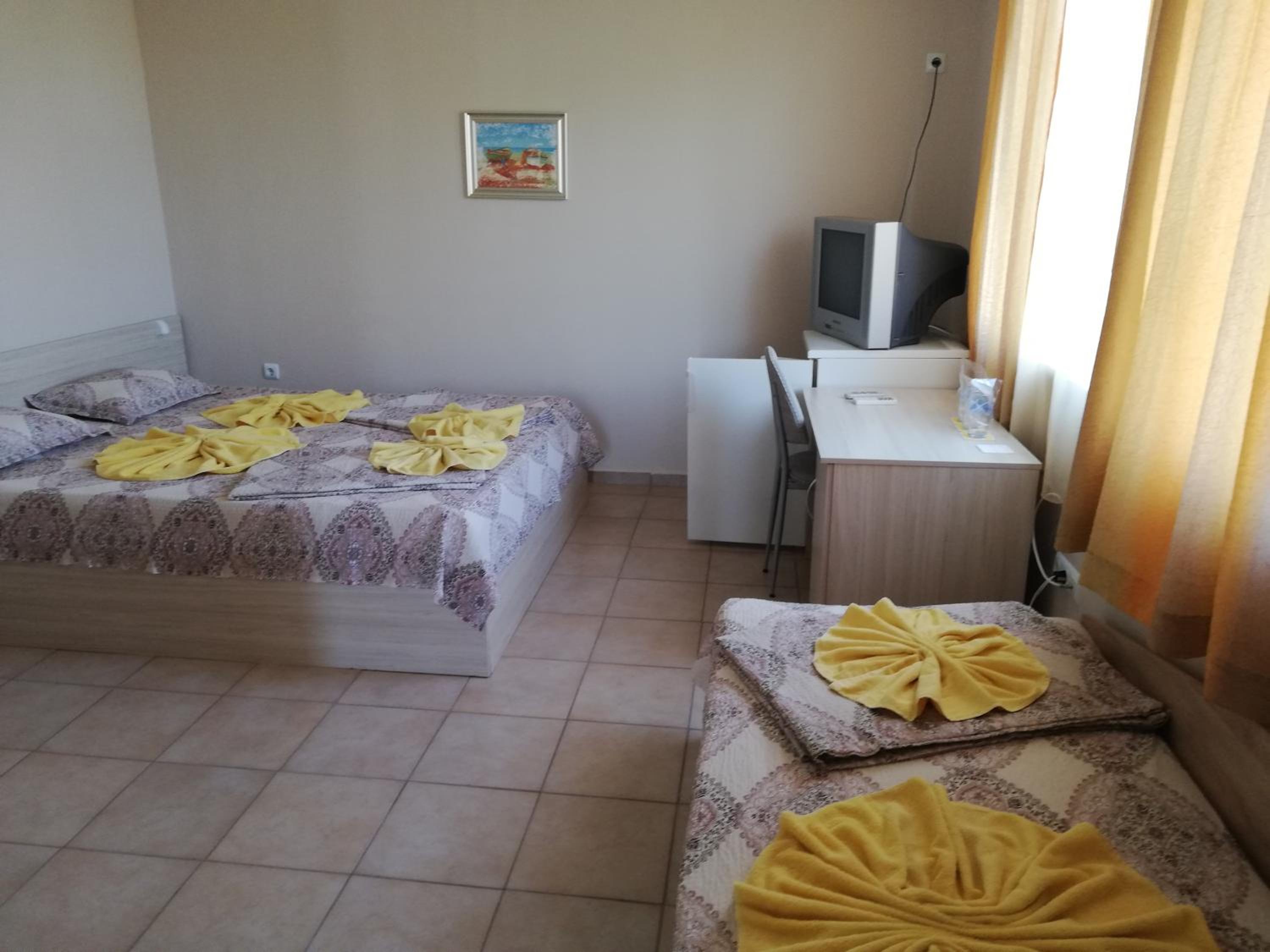 Junior Suite with Balcony (3 Adults) photo 2