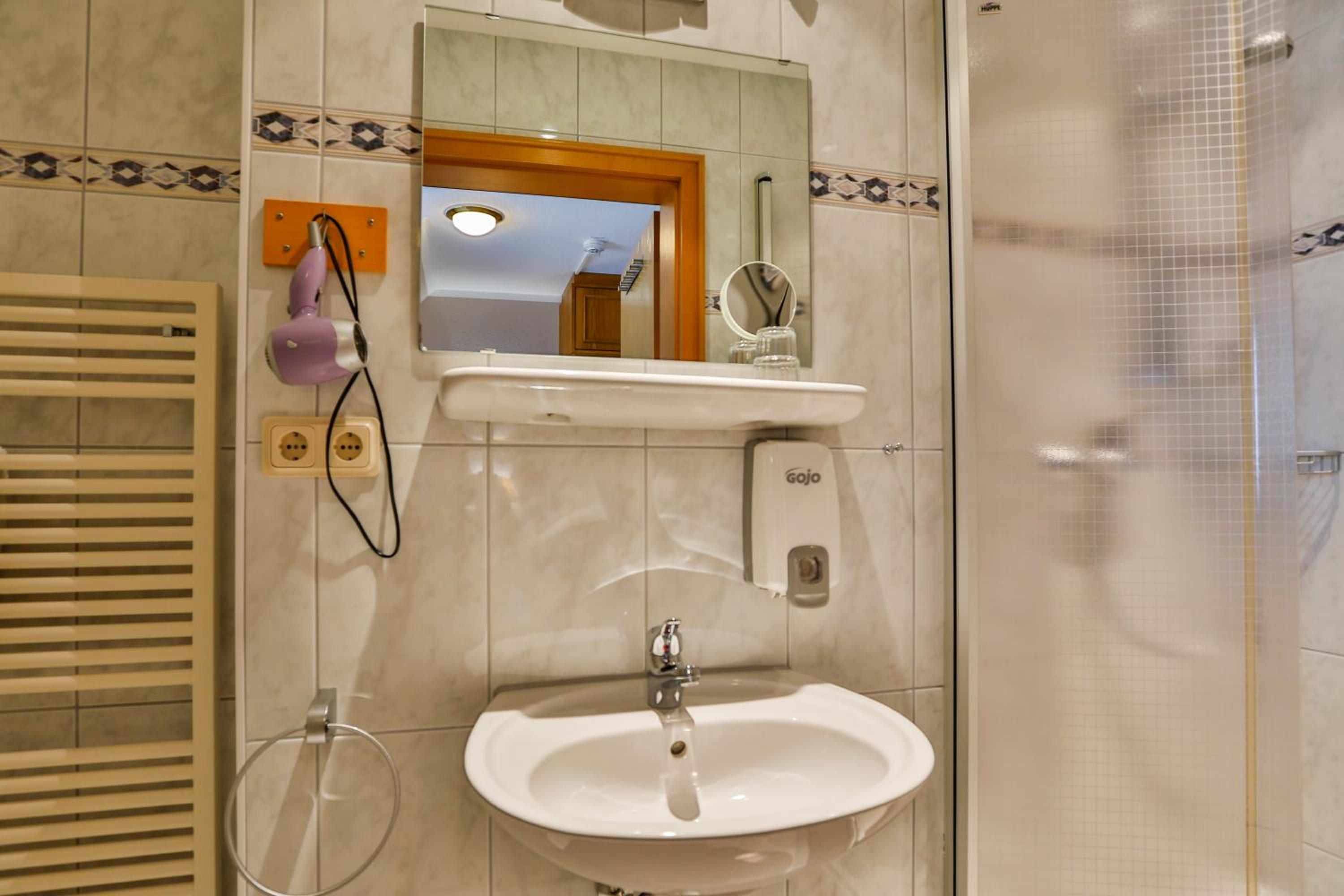 Single Room photo 3