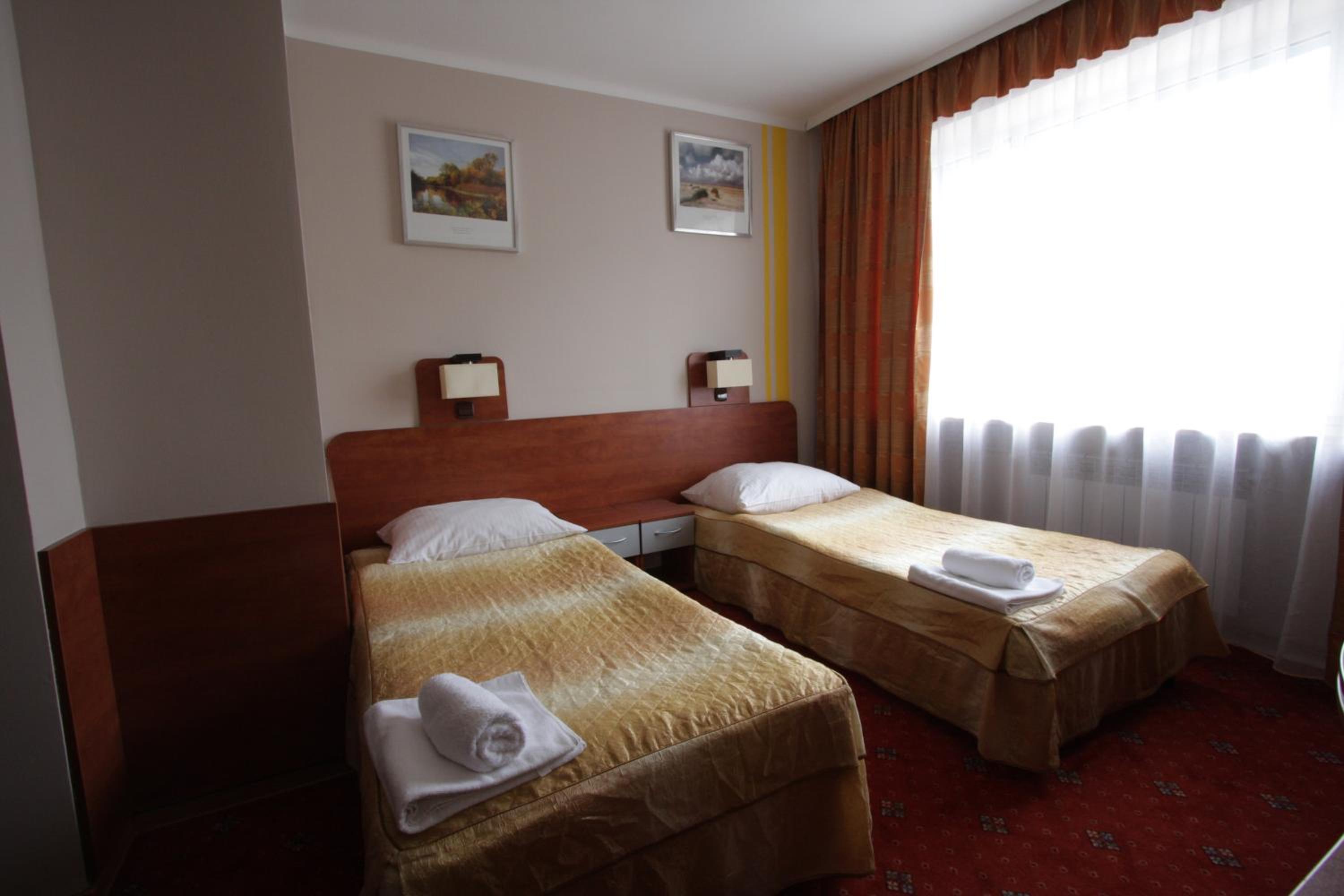 Standard Queen Room photo 2