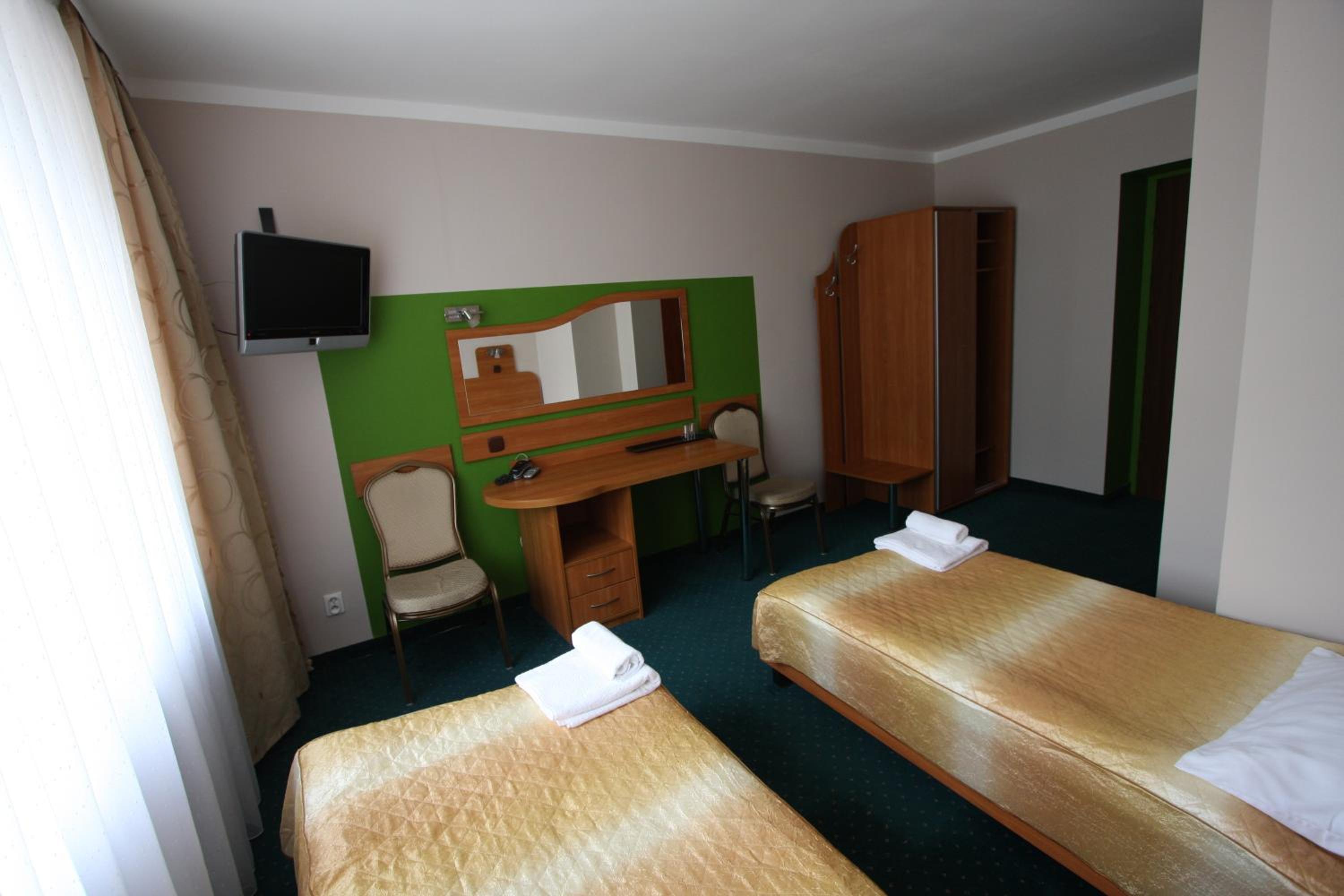 Standard Queen Room photo 3