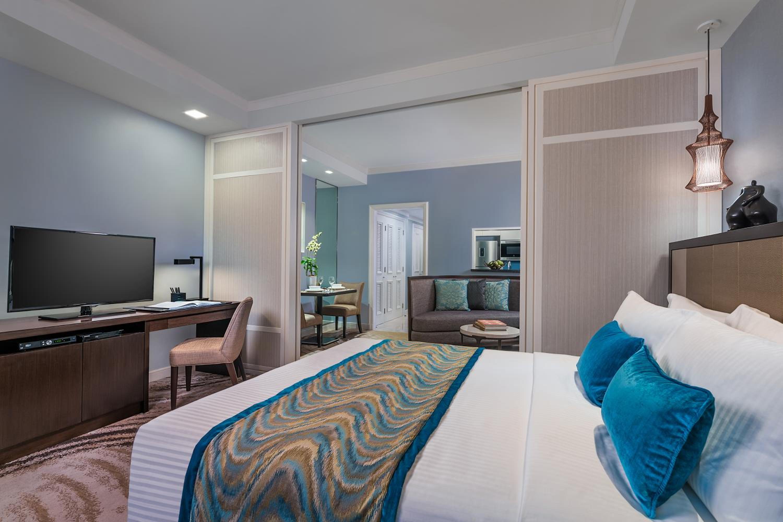 Studio Executive Suite - Photo 4